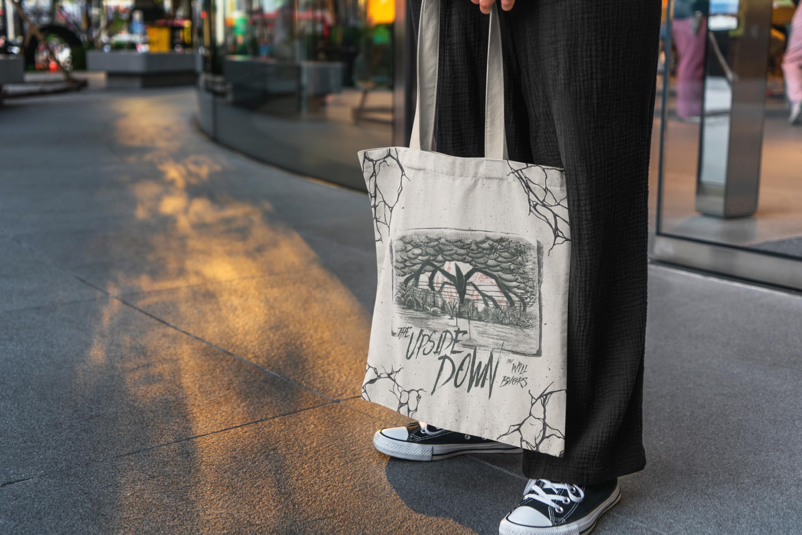 Konix Stranger Things Tote Bag Tasche mit langen Griffen, Biały - do góry nogami, 38 x 42 cm