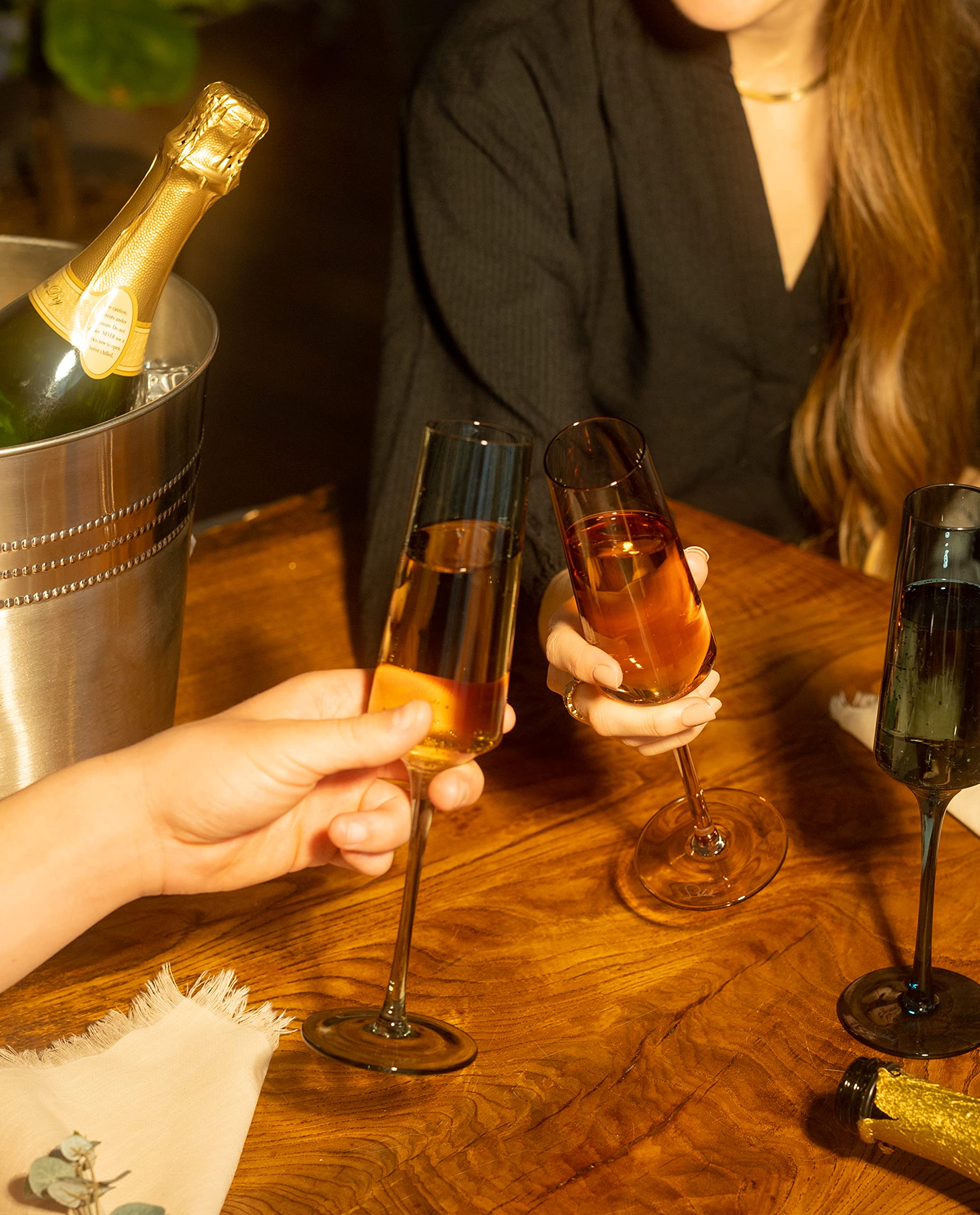 Saludi Kolorowe kieliszki do szampana - jak widać na "Bachelor in Paradise" - 207 ml (zestaw 6 szt.) Wielokolorowy kieliszek do szampana - idealny na każdą okazję i prezenty - luksusowy, trwały,