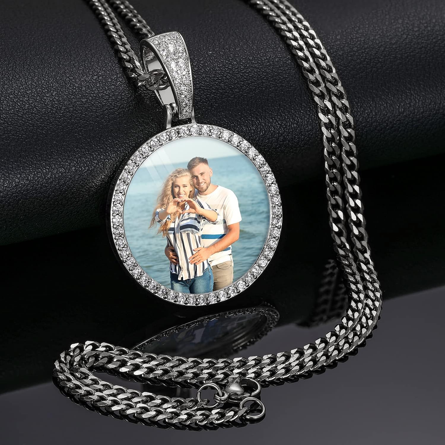 TUHE Custom Picture Necklace Personalized Photo Pendant Gold Silver Memory Customized Picture Chains For Men Women Hip Hop Iced Out Engraved Name Necklaces Medallion Rip Chain