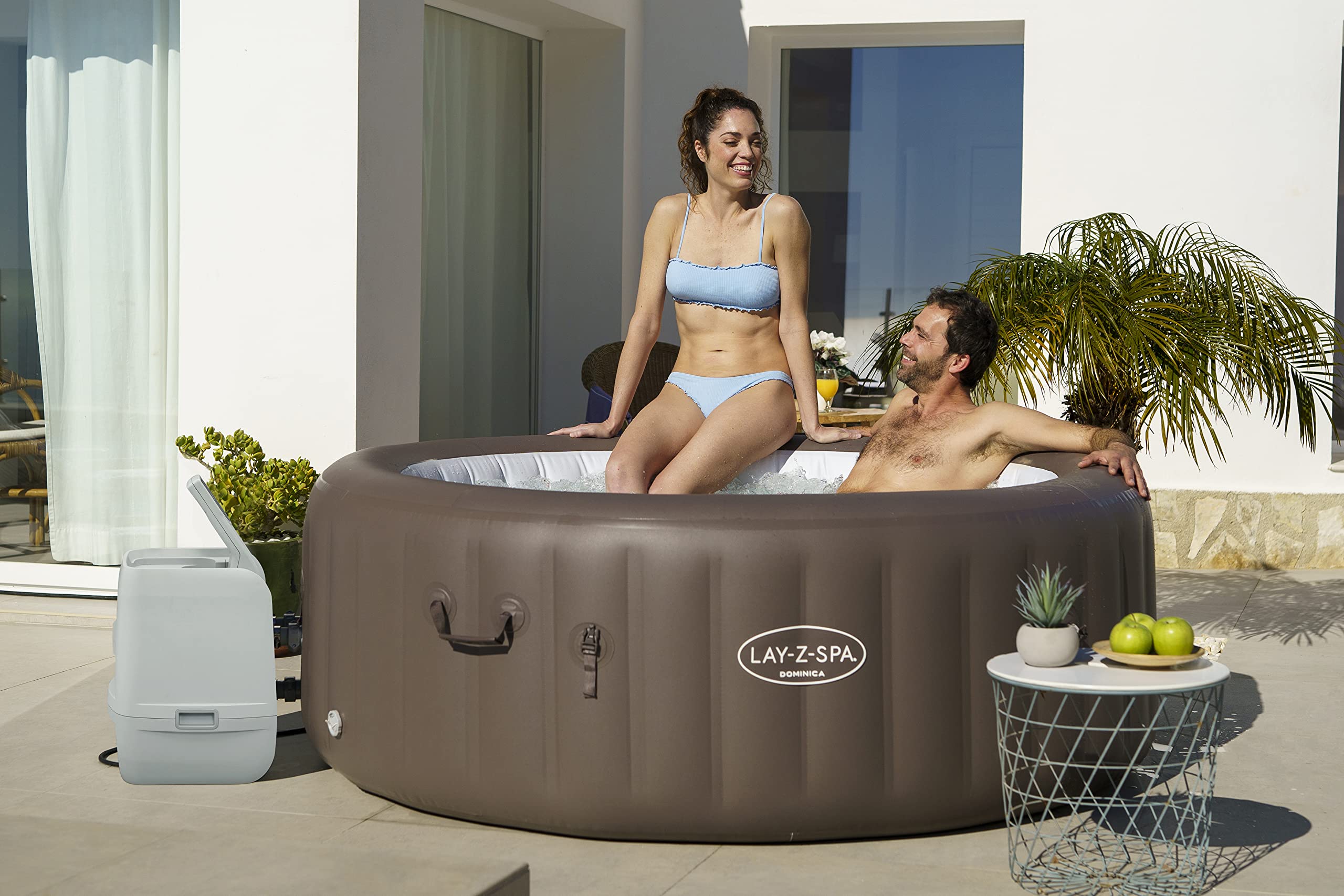 Bestway - Spa Gonflable Dominica Smart HydroJet Efficacité énergétique avec Application de contrôle pour 4 à 6 Personnes - 196 cm x 196 cm x 71 cm - Marron