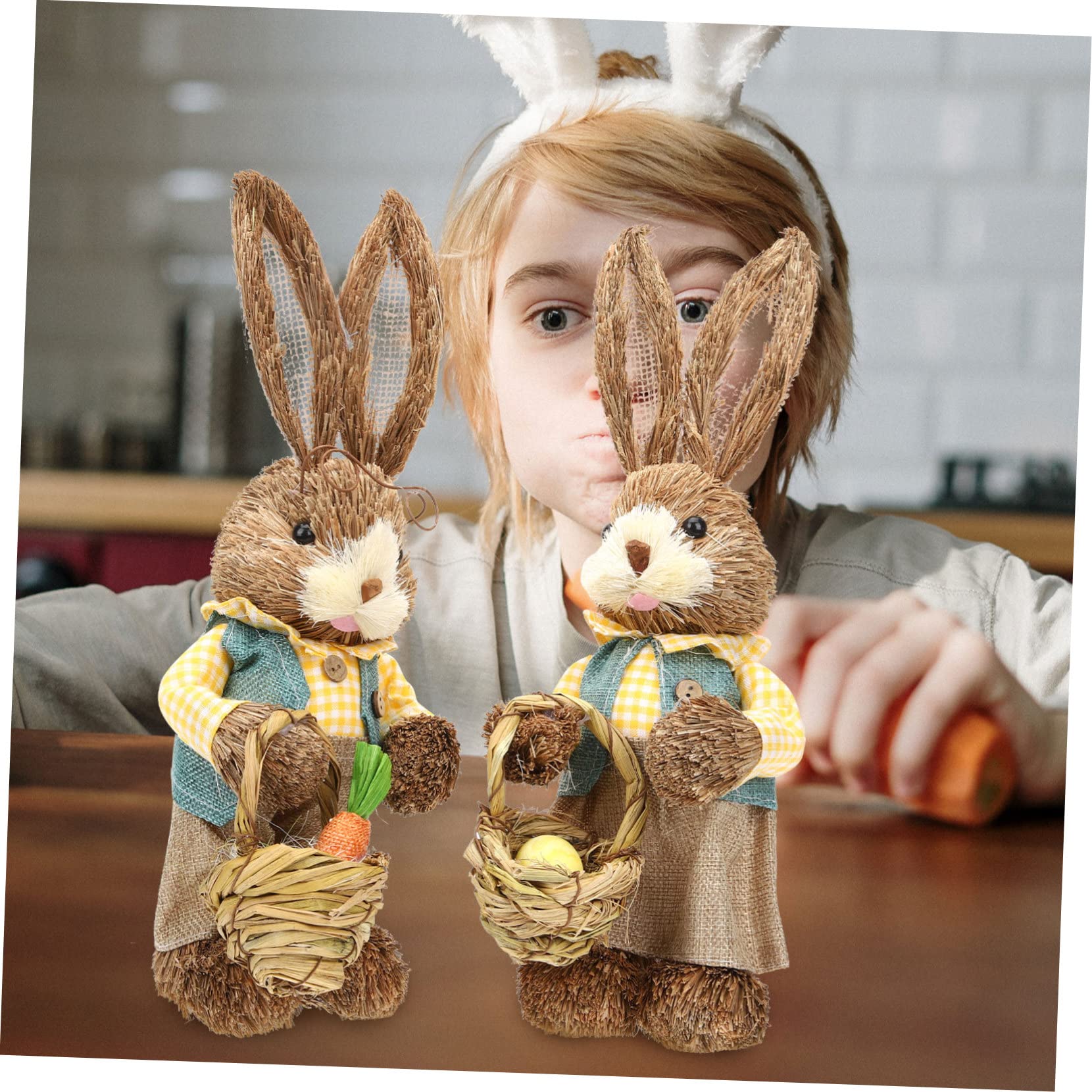 Handgewebte Hasenfigur aus Stroh und Baumwollstoff, 2 Stück
