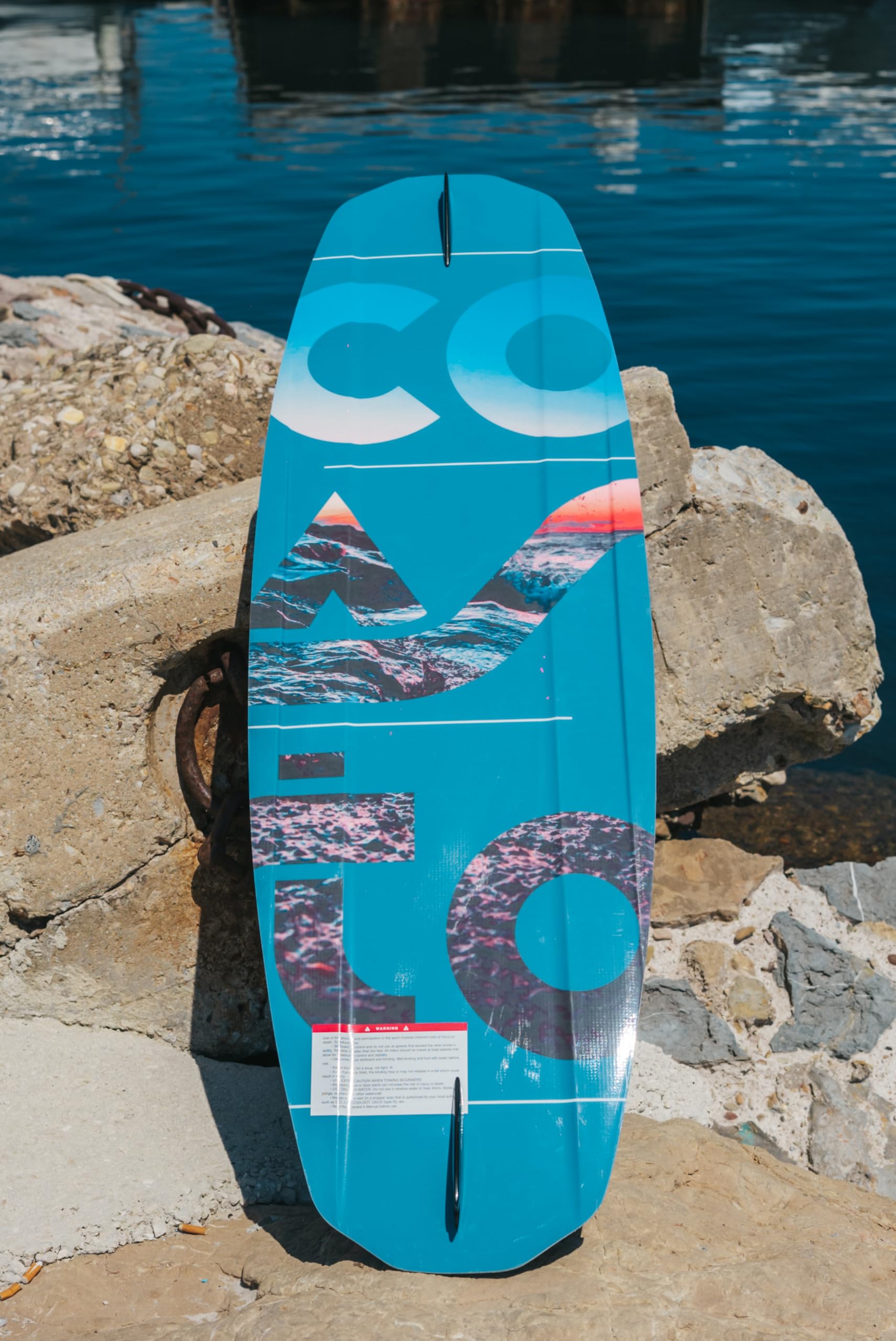 Coasto Wakeboard Kyanit 140 PB-CWKBKYANIT Planche Légère Confortable Pratique pour Tous Les Riders Tout Niveau Chausses Comprises Charge Max 90 kg 140 cm