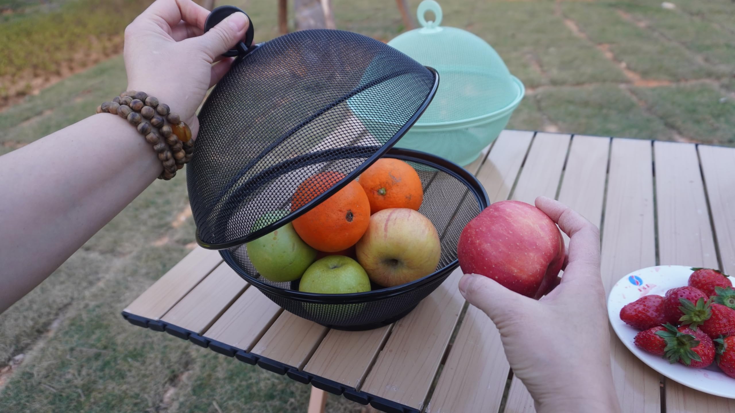 Lot de 2 Paniers à Fruits avec Couvercle - Corbeille à Fruits Anti Moucherons en Métal Maille - Panier de Rangement Ventilé pour Cuisine, Comptoir, Fruits et Légumes (Noir)