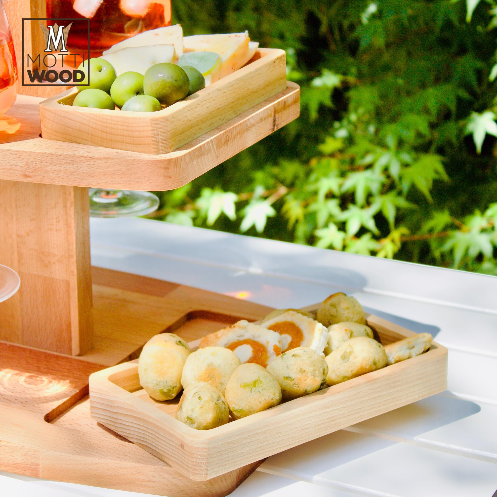 Vassoio Aperitivo 2 Ripiani, 4 Ciotole Estraibili, 4 Spazi Portabicchieri, Legno 100% Faggio, Tagliere Aperitivo Barca Trasportabile, 50x30x30hcm, Novità, Made in Italy