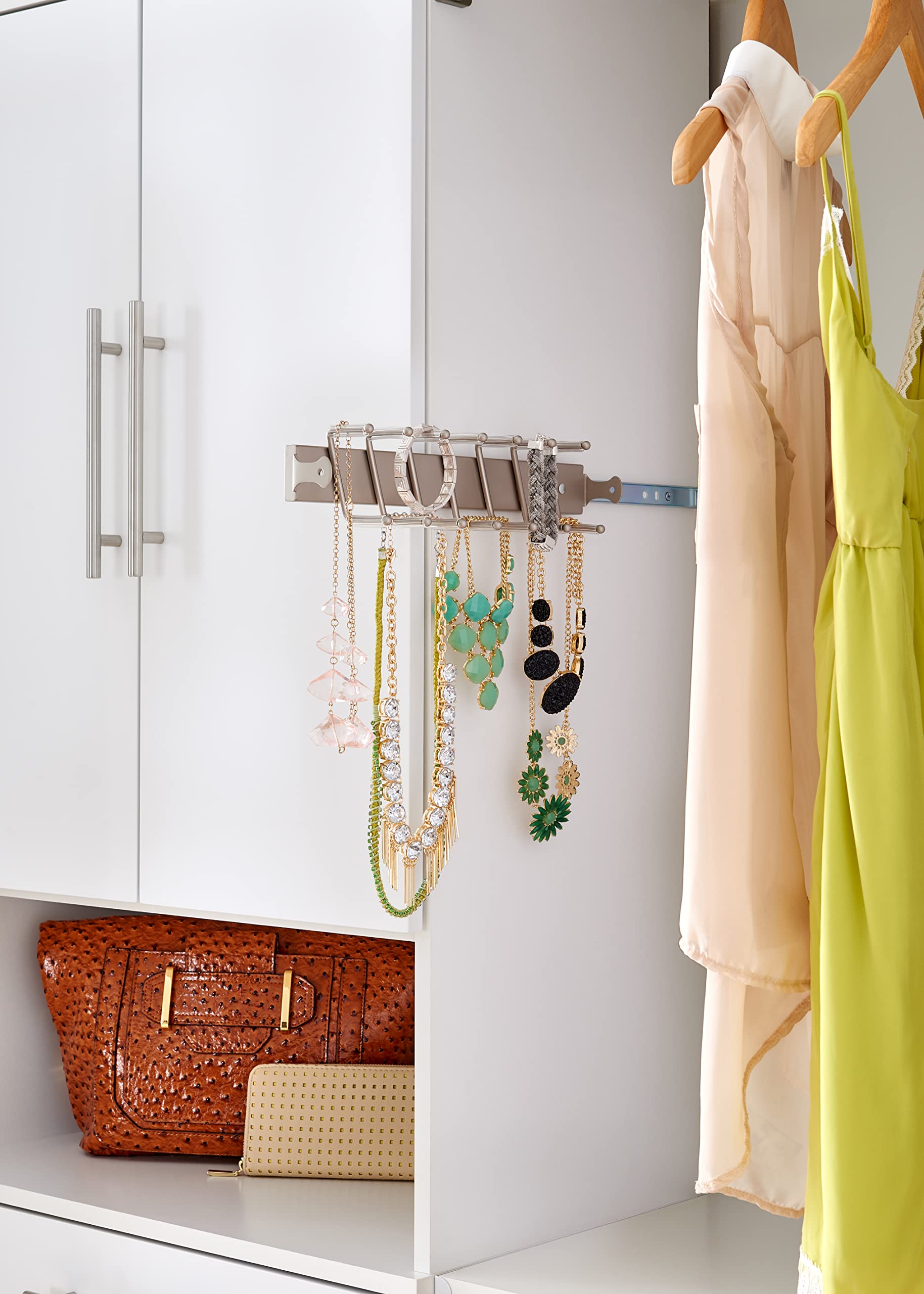 ClosetMaid 14 ganchos, montaje en pared o accesorio añadido, níquel satinado, acero aleado, lazo y cinturón