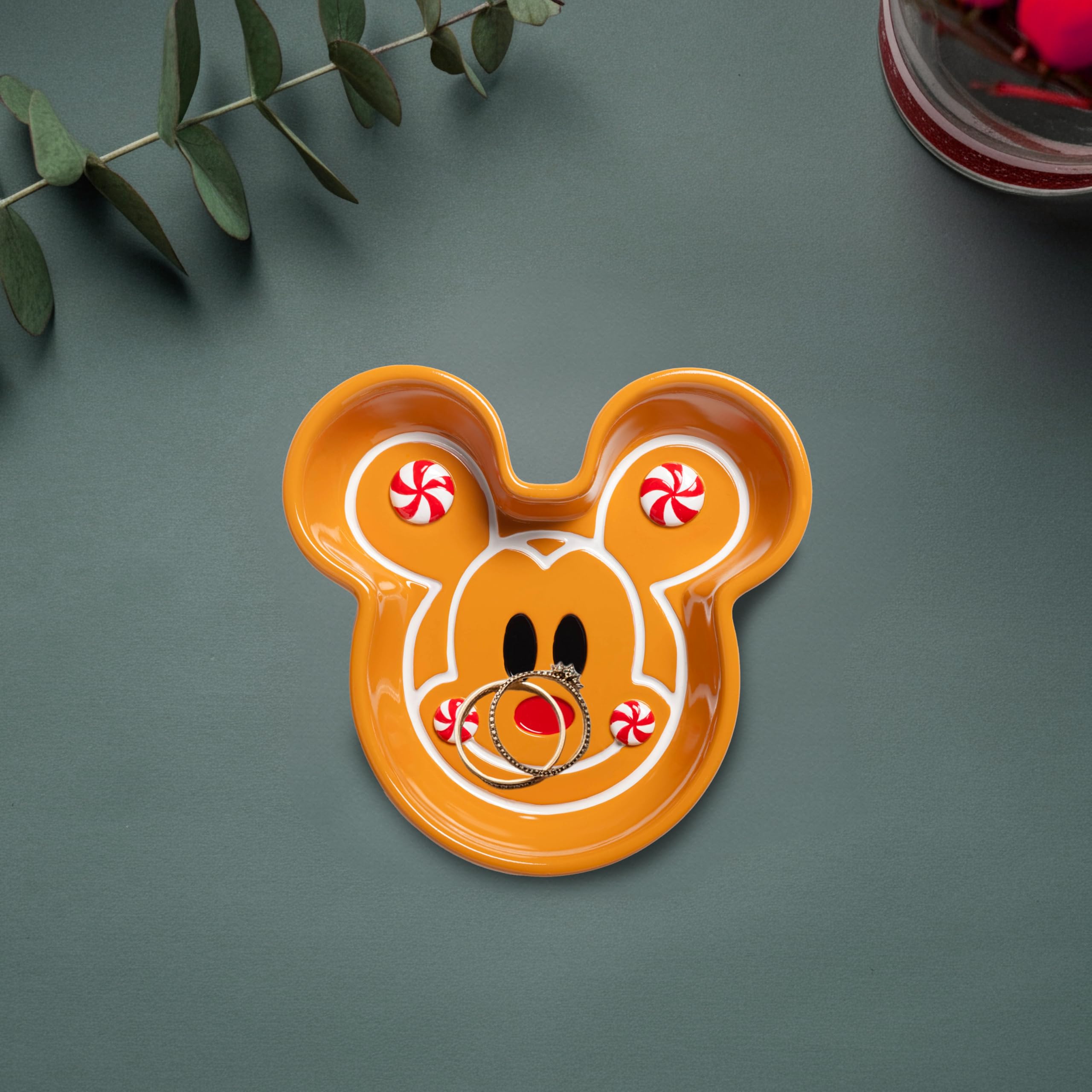 Amazon.com: Jay Franco Disney Mickey Mouse Gingerbread Cookie Soap