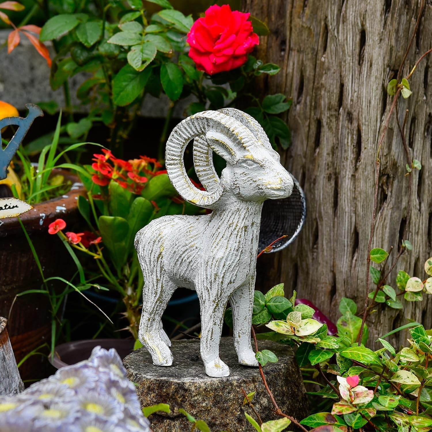 Sungmor Cast Iron Antelope Statue, Vintage Home Office Decor Sculpture, Outdoor Garden Lawn Animal Figurine, Indoor Bookshelf Tabletop Ornament, Rustic White