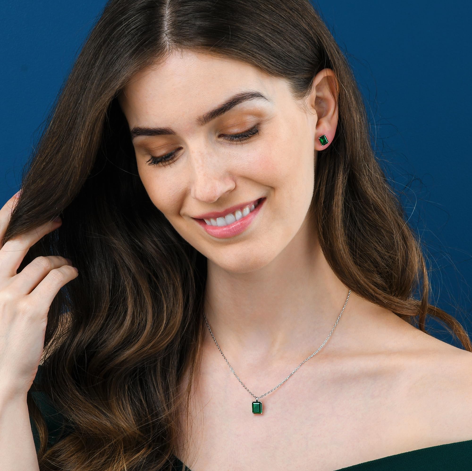 namana Collar con colgante de plata u oro para mujeres y adolescentes con una piedra rectangular solitaria, delicados collares para mujer en plata de ley 925 con piedras de color o transparentes de