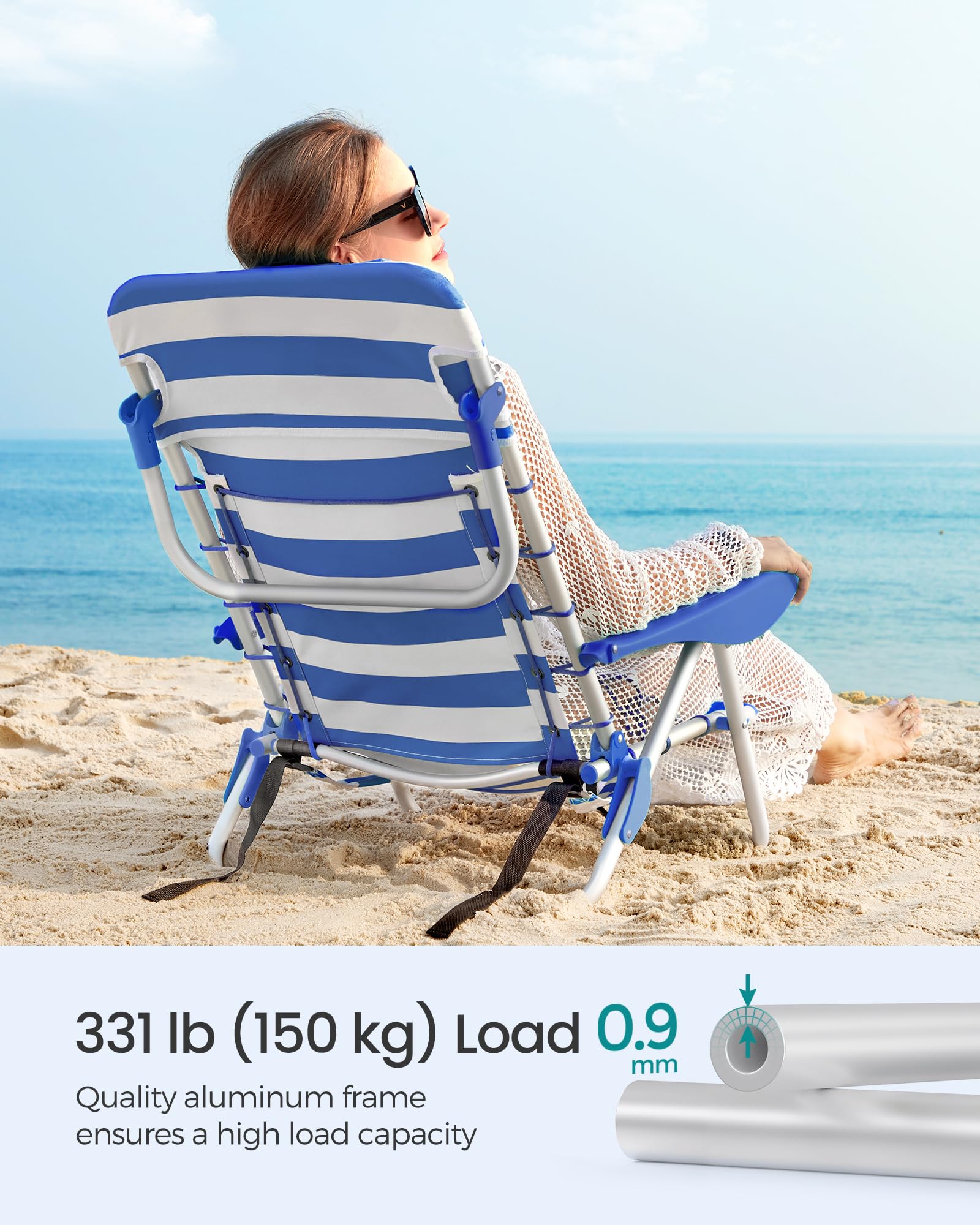 SONGMICS Chaise de plage, chaise de camping pliante, chaise d'extérieur portable, capacité de 150 kg, peut être transportée comme un sac à dos, avec dossier réglable, appui-tête, accoudoirs, 2 poches