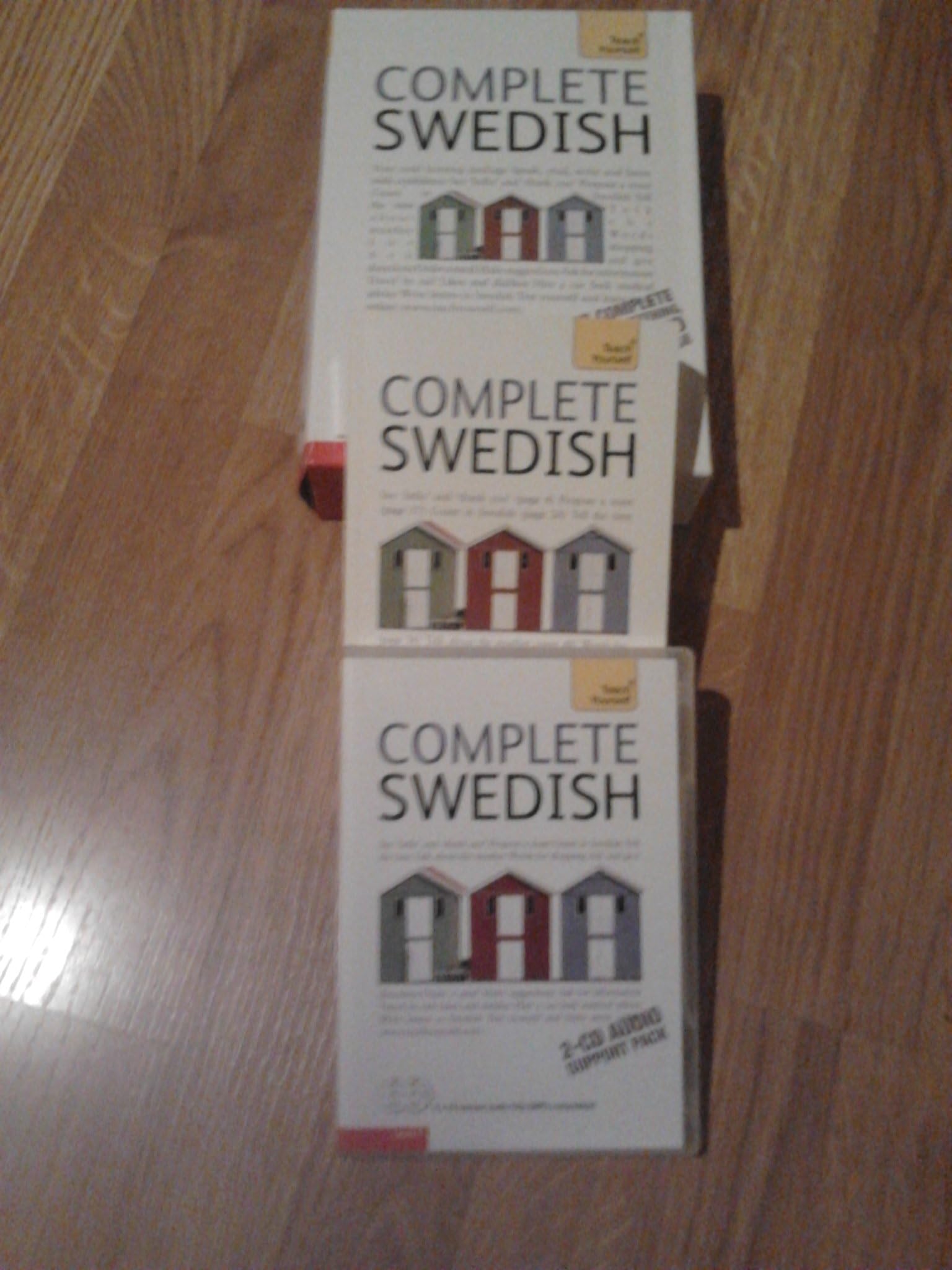 Complete Swedish Beginner to Intermediate Course: Learn to read, write, speak and understand a new language (Teach Yourself)