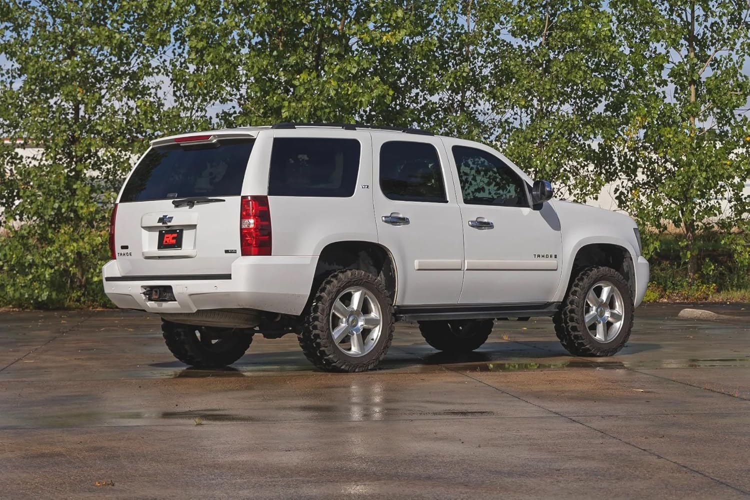 Rough Country 3.5" Lift Kit with N3 Struts & N3 Shocks for Chevy Avalanche, Tahoe, Suburban & GMC Yukon 1500 (2007-2020) - Aluminum Control Arms, Up to 32" Tires
