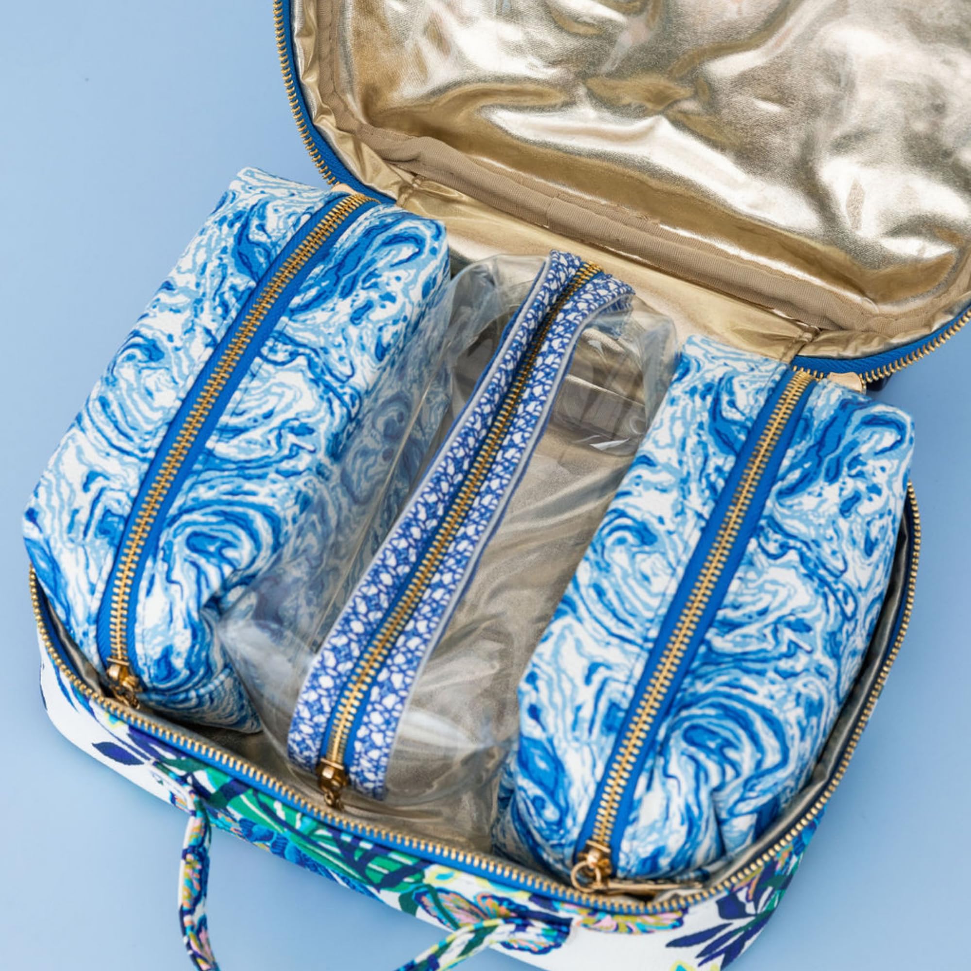 Lilly Pulitzer Neceser de viaje de 4 piezas, bonito estuche de equipaje para adultos, juego de bolsa con cremallera para cosméticos, bolsa pequeña para suministros, maquillaje o artículos de tocador