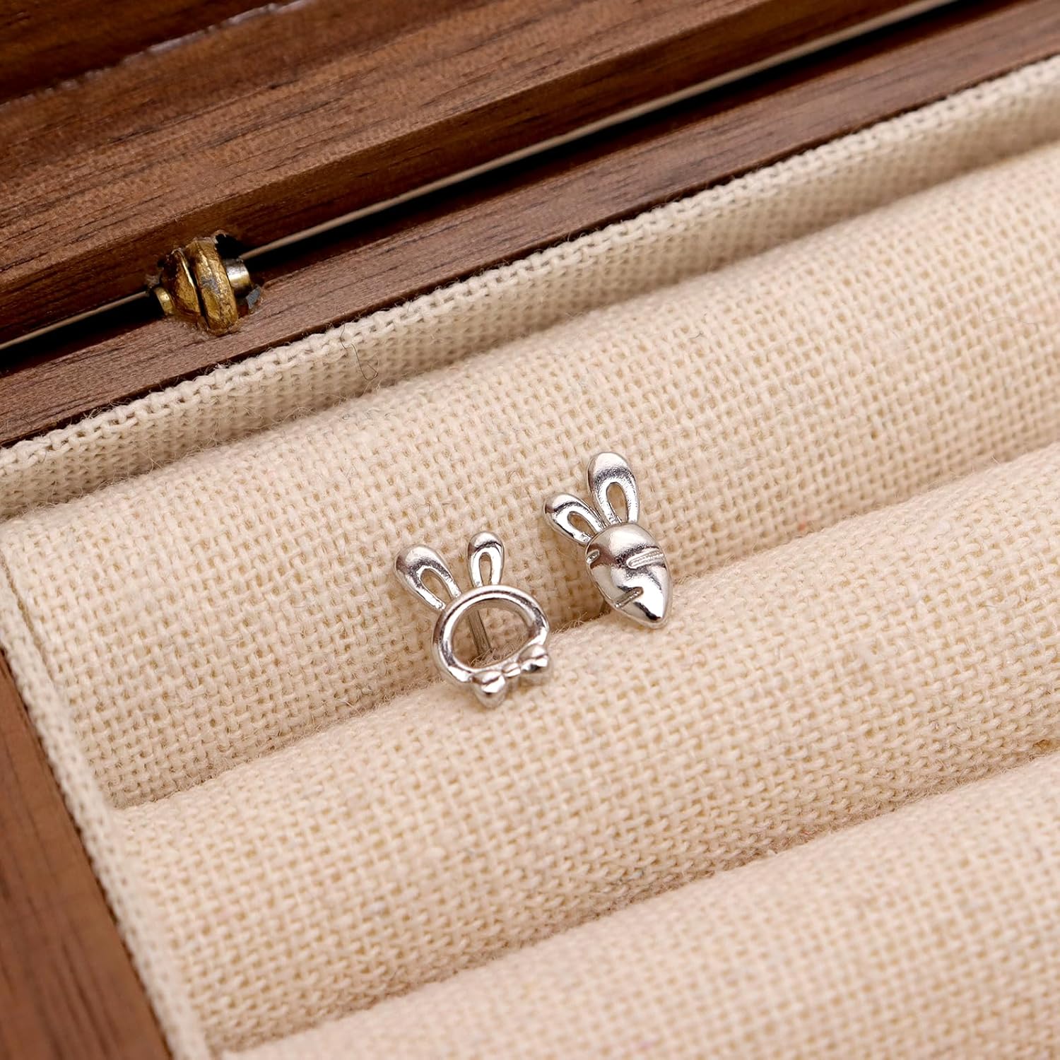 Sonateomber Small Easter Bunny Earrings for Women, Cute Carrot Bow Rabbit Stud Earings Holiday Prom Accessories Fashion Jewelry Gift - Image 4