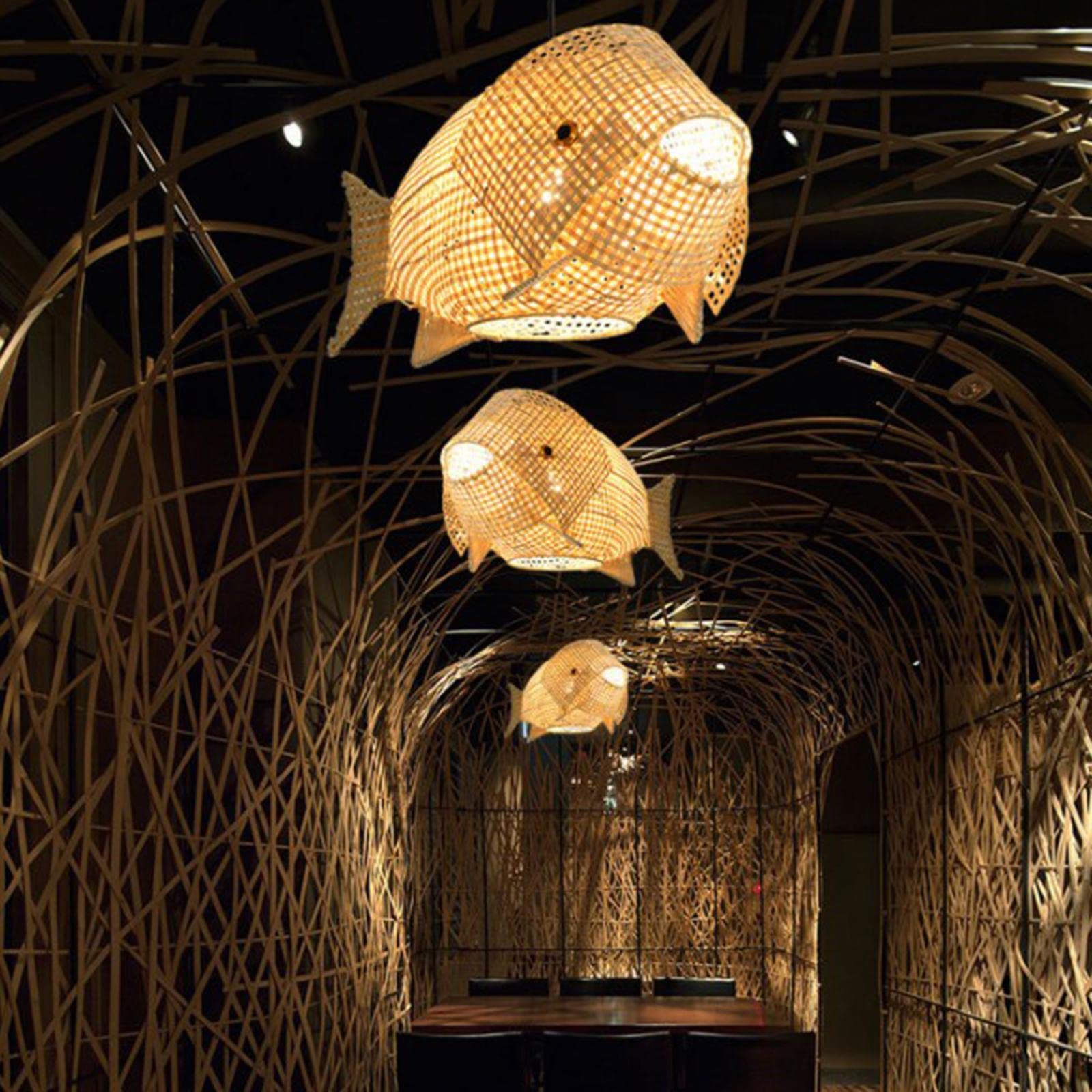 Plafoniera a sospensione in intrecciato con decorativo a forma di pesce a forma di lampadario,