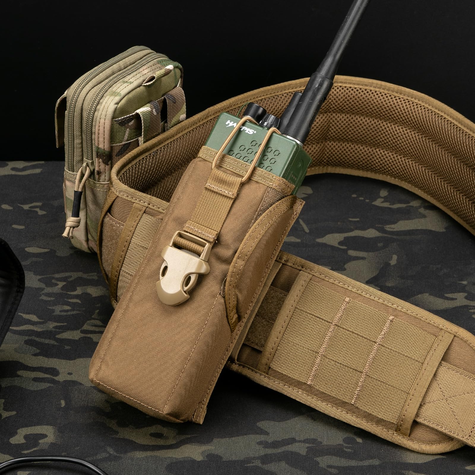 EXCELLENT ELITE SPANKER Pochette Talkie,Étui pour Talkie Walkie,Tactique Nylon Talkie Walkie Pochette pour Radio Portable ou Talkie-walkie (Coyote Marron)