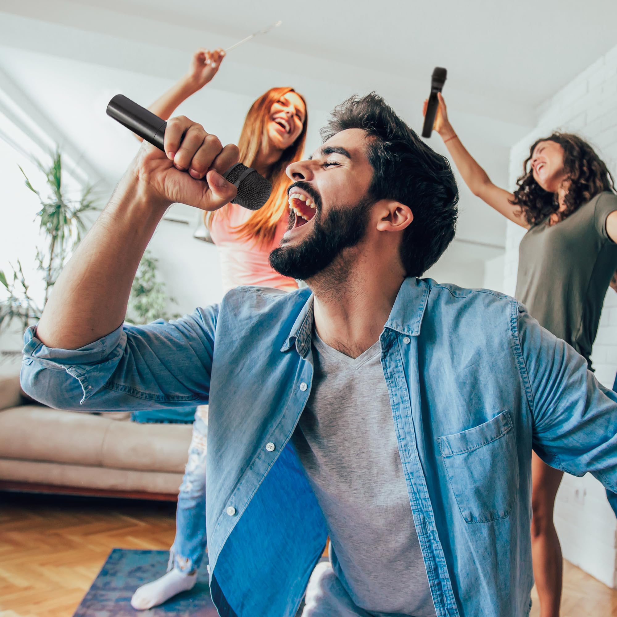 Canta TU Karaoke - Sistema de Audio y Video portátil para Llevar la diversión a Cualquier Lugar, Incluye un micrófono inalámbrico, para Edades Desde 8 años, Famosa (CTC10000)