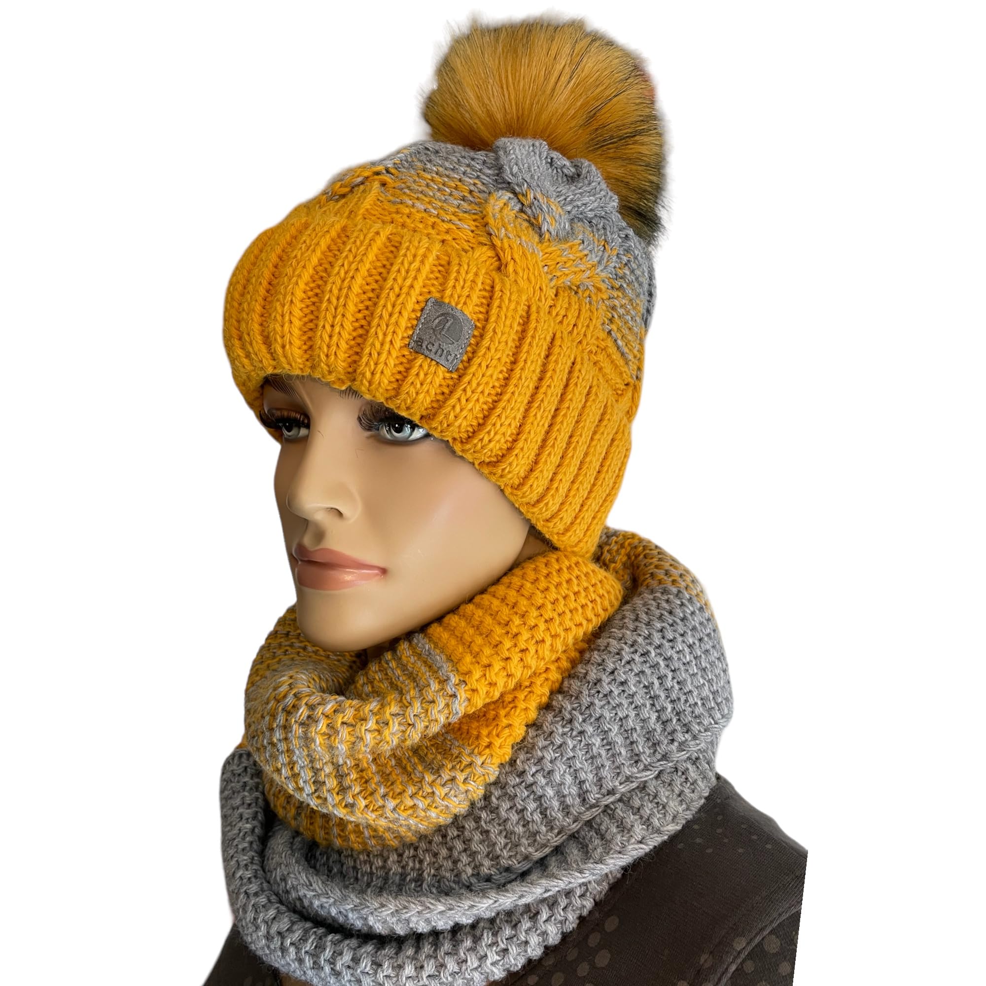 Mütze & Schal Set achti I 2 teilig I Damen Kombi - Beanie mit großem Bommel und Loop I kuschelig gestrickt
