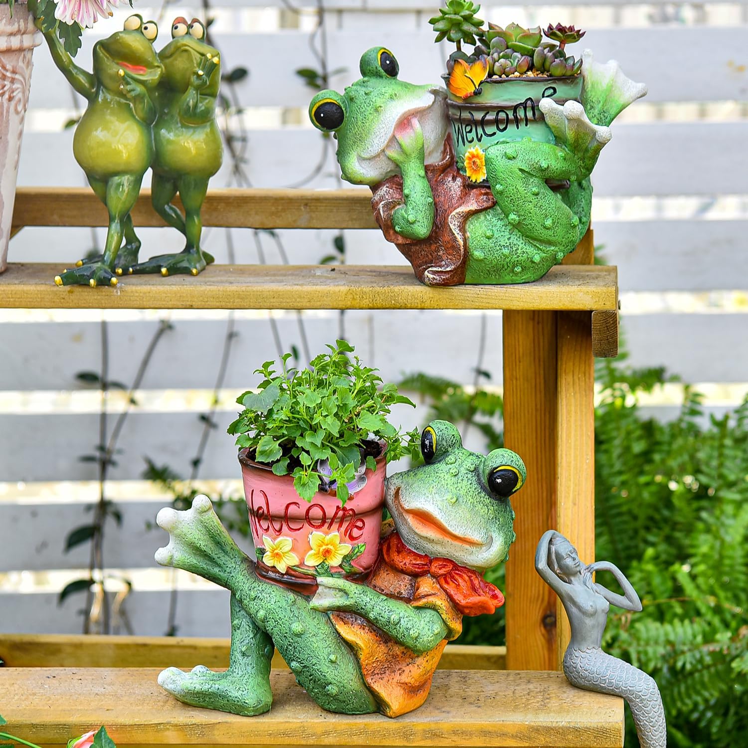 Sungmor Frog Garden Statue Succulent Pot, Funny Garden Frog Holding Bucket Figurines Indoor Outdoor Decorative Planters, Resin Frog Ornament Home Office Yard Lawn Decor