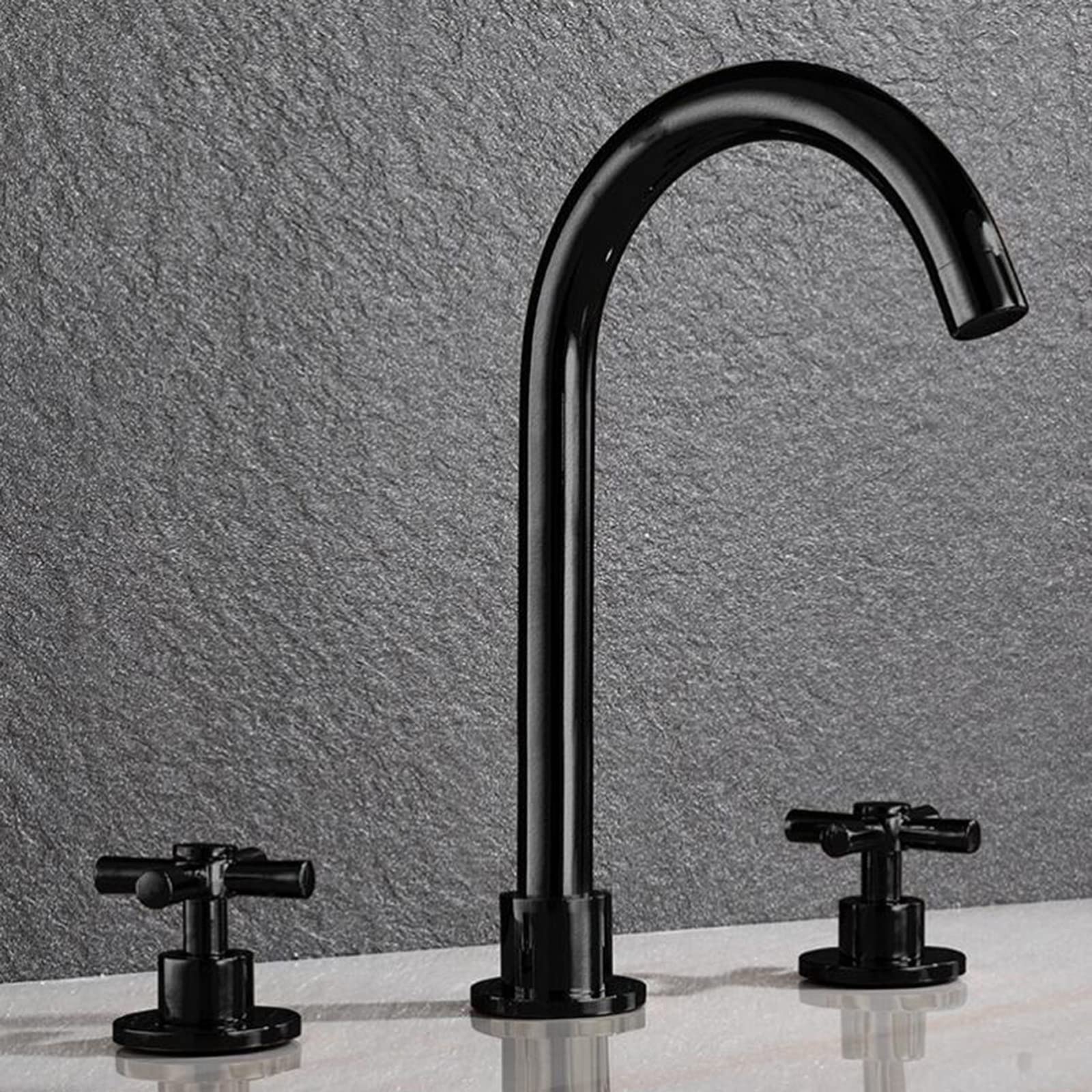Robinet lavabo 3 trous doré pour créer une ambiance spa luxueuse chez soi