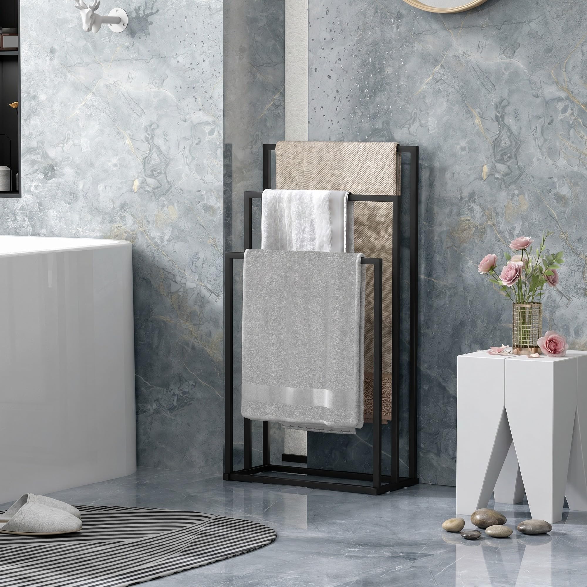 HOMCOM Portasciugamani da Terra 3 Bracci Autoportante 45x21.5x85 cm Nero | Porta Asciugamani per Bagno in Acciaio, Porta Salviette