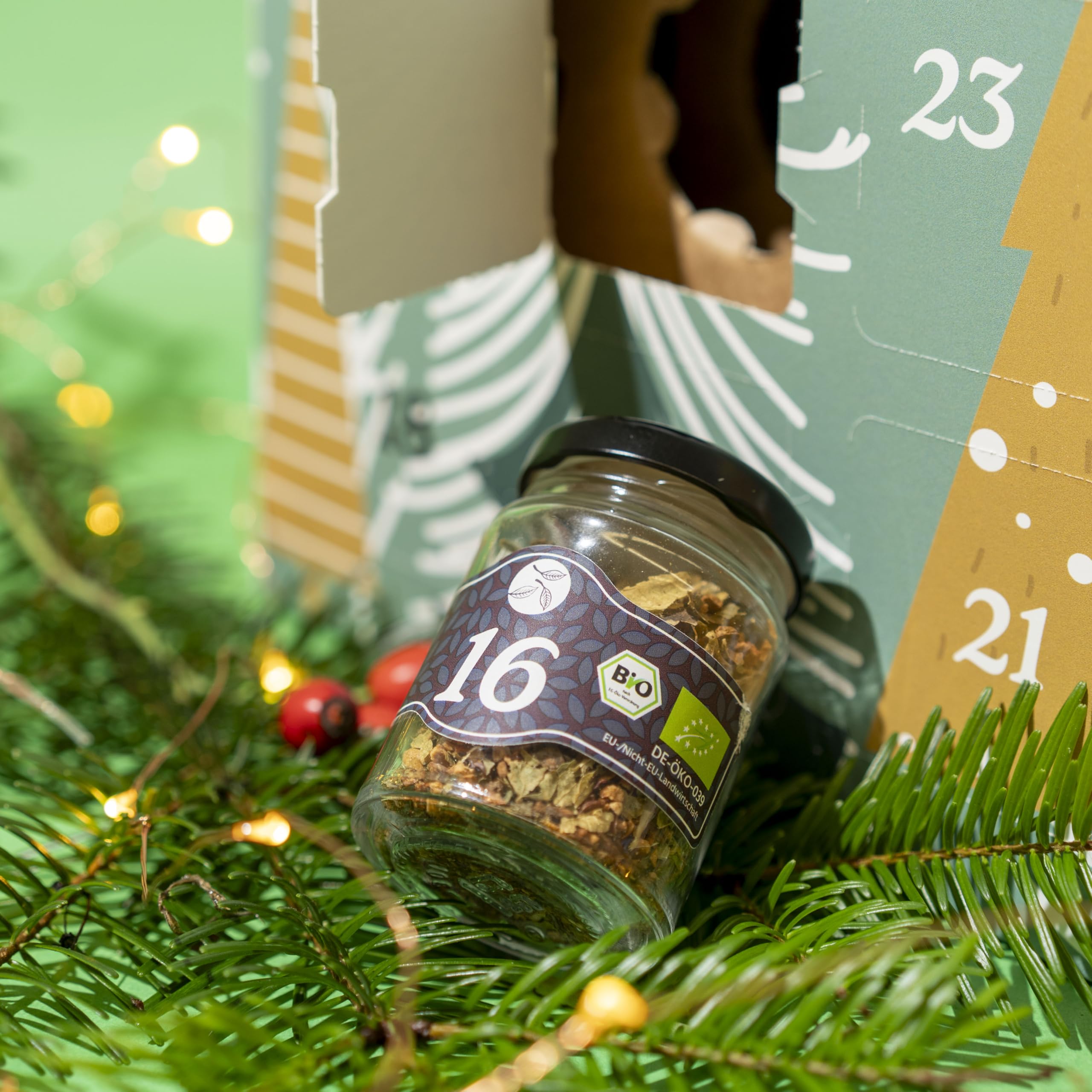 Bio Tee Adventskalender 2025 für 250 Tassen, Tee Kalender 2025 mit 24 Sorten Kräutertee & Früchtetee, Limitierter Adventskalender als Weihnachtskalender für Erwachsene von Gräfenhof