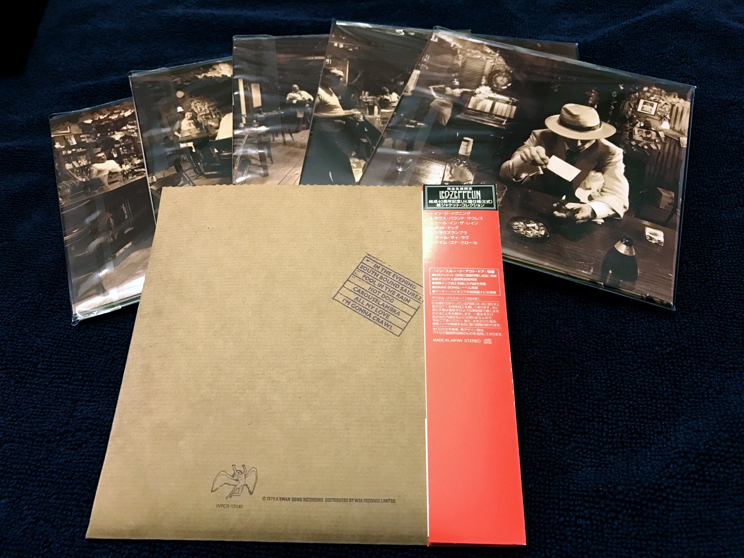 Definitive Collection (Mini Replica)
