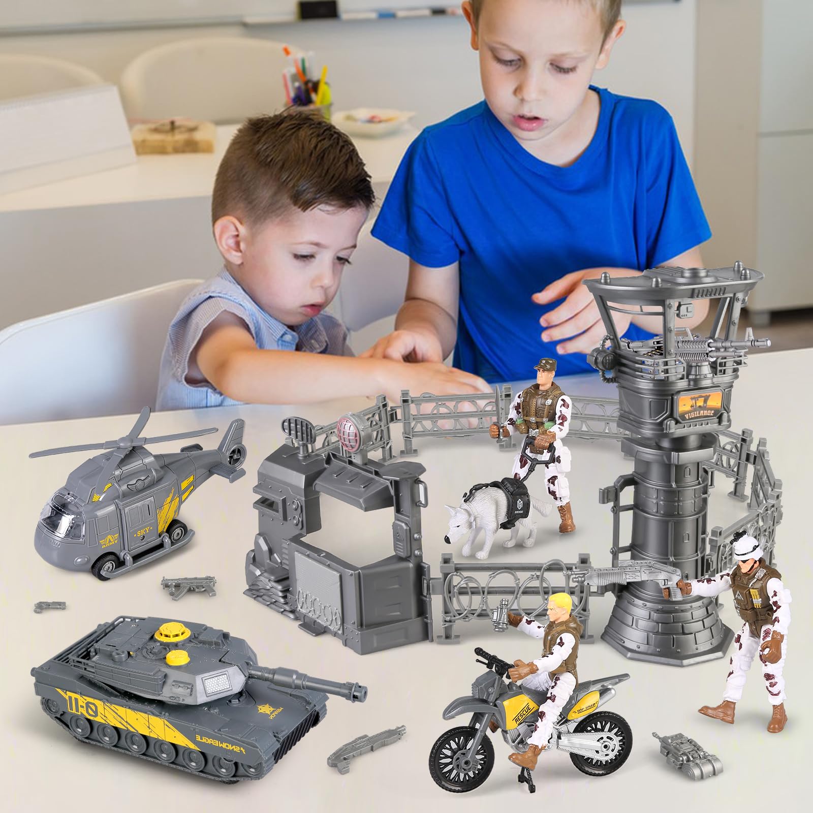 Militare Base Toys Set, Veicoli Militari Elicottero Tank Toys, Esercito Uomini Soldati Action Figure e Arma Gear Accessori Militari Combattimento Moto Giocattoli Regalo per Bambini Ragazzi Età 3+