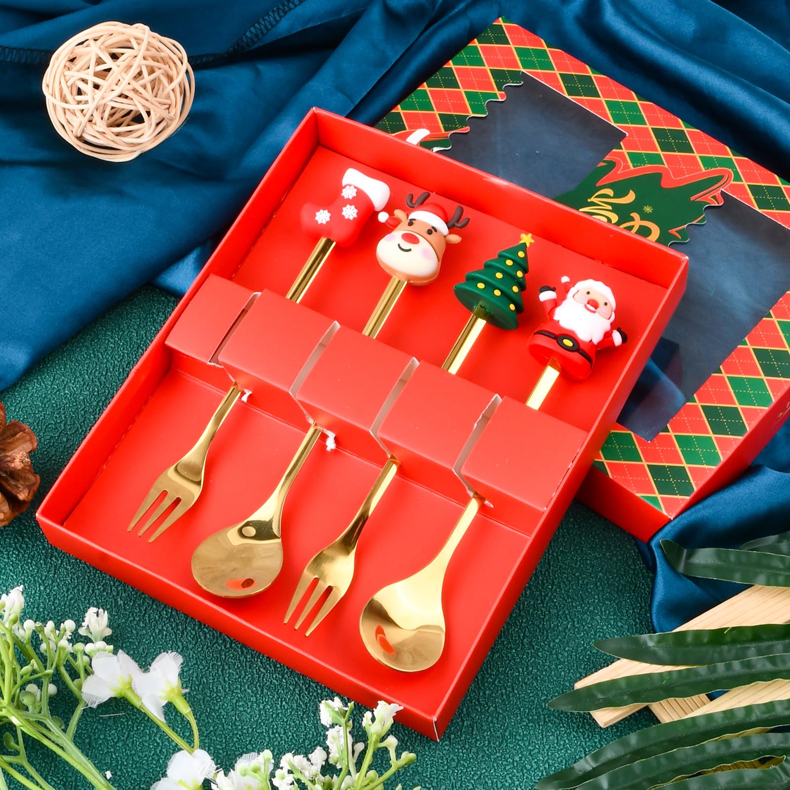 Volumoon Stoviglie natalizie, set da 4 pezzi cucchiai e forchette, cucchiaio da caffè in acciaio inox cucchiaino da tè forchette da dessert forchette da frutta forchetta per dolce, confezione regalo