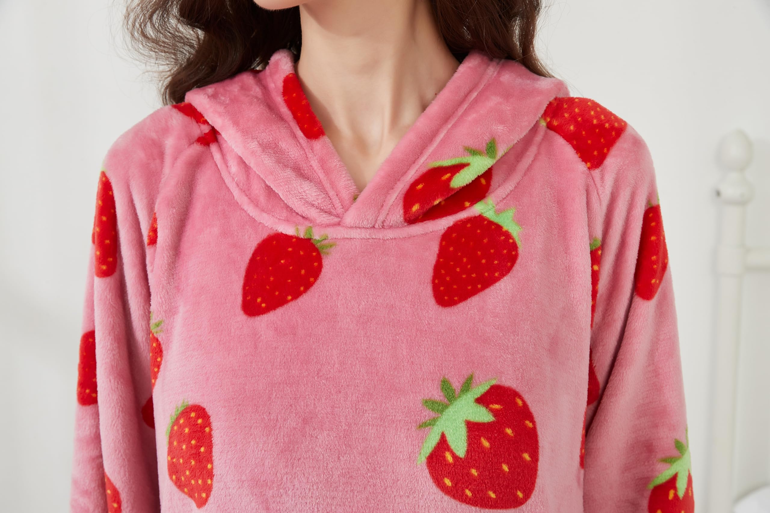 Couverture à Capuche Portable pour Femmes et adultes - Couverture Avec Manches - Couverture douce et chaude pour habiller en Cadeau pour AMIE, Maman ou mère (Strawberry)