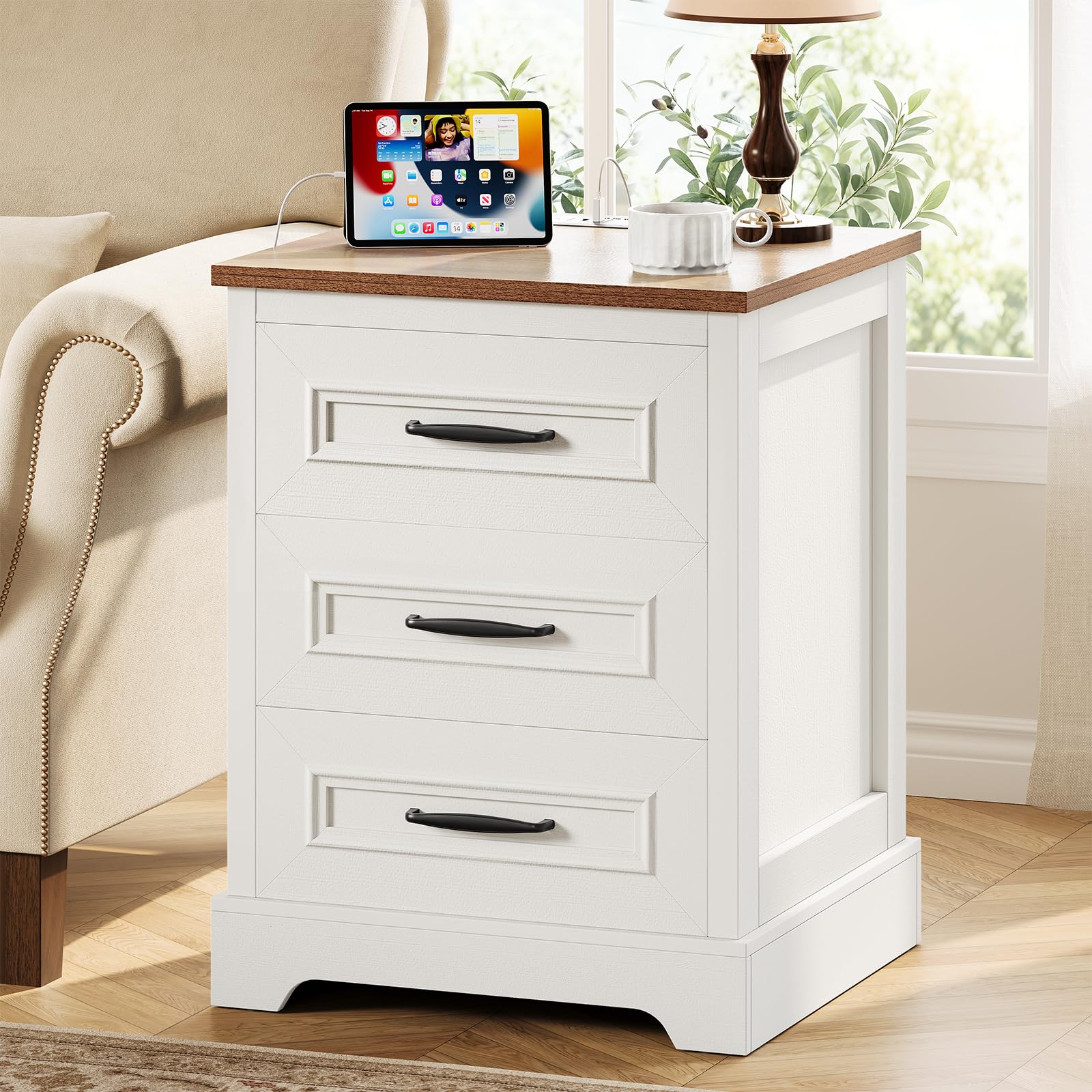 Curlaky Farmhouse Nightstand with Charging Station, White