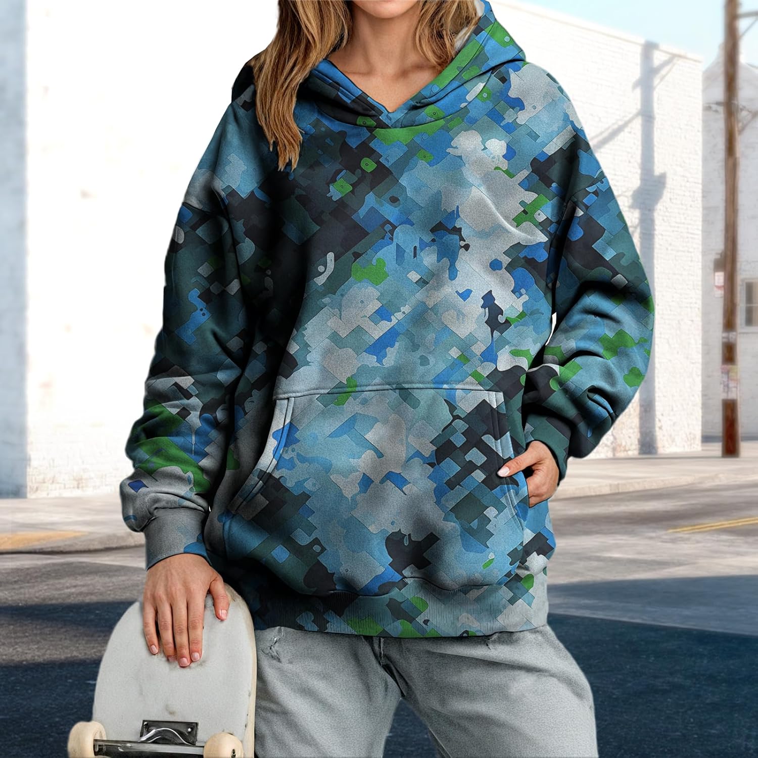 Fashion Oversized Sweatshirt for Women Camo Leaf Pattern Winter Hoodies with Pocket Casual Trendy Sweatshirt - Image 2