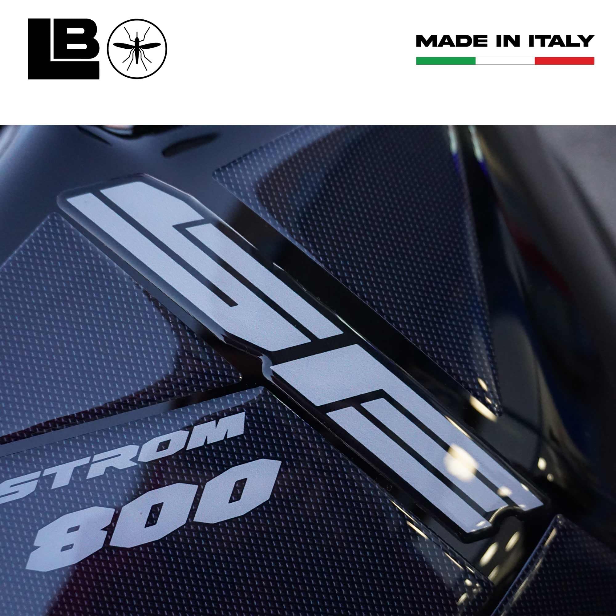 labelbike Adesivo 3D Moto Paraserbatoio Compatibile con Suzuki | Protezione in Resina, Antigraffio, Decorazione, Modello V-Strom 800SE, Grigio
