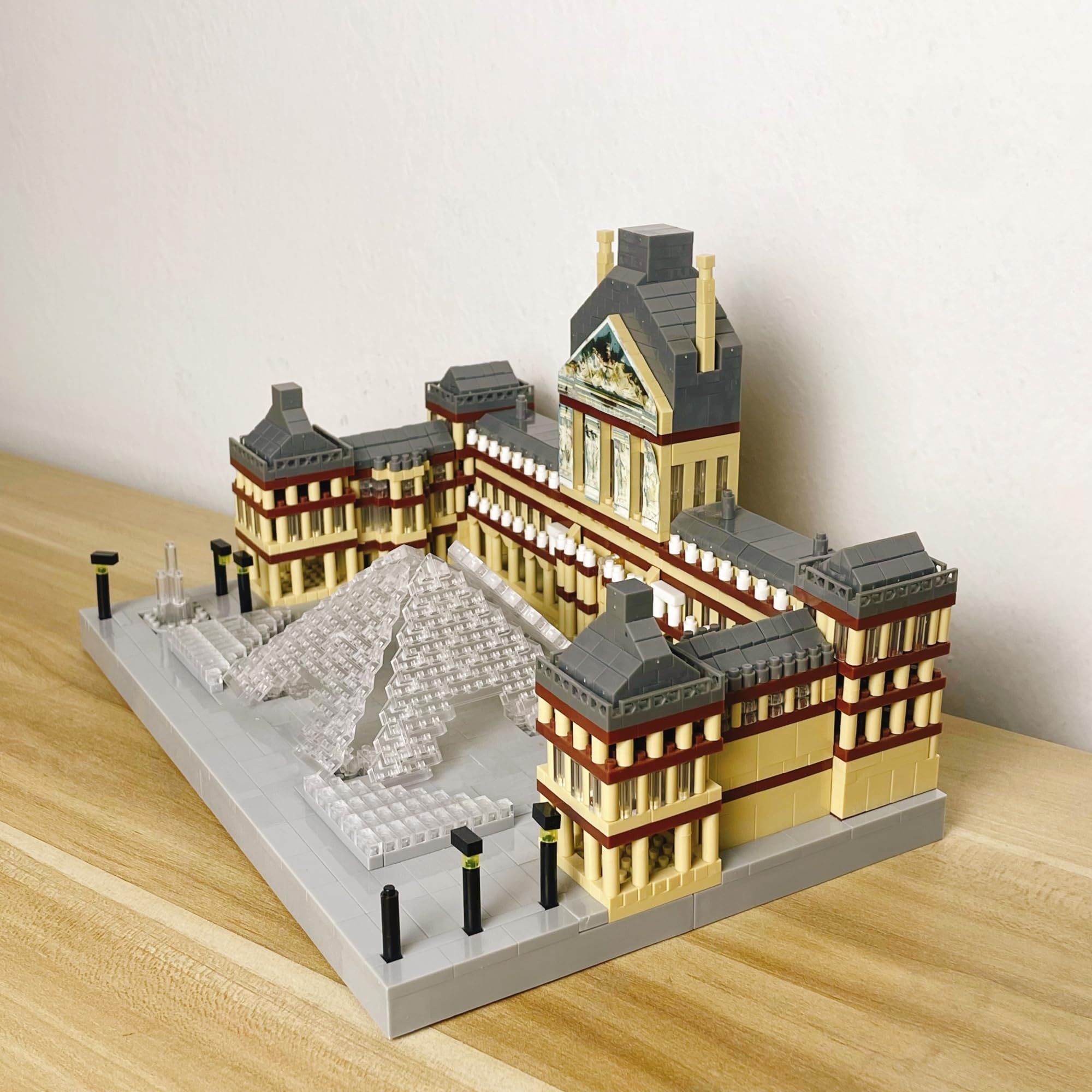 Louvre Micro Mini Bloques de Construcción Arquitectura Juguetes Conjuntos de Montaje Construcción Adulto Desata Tu Amor por El Louvre