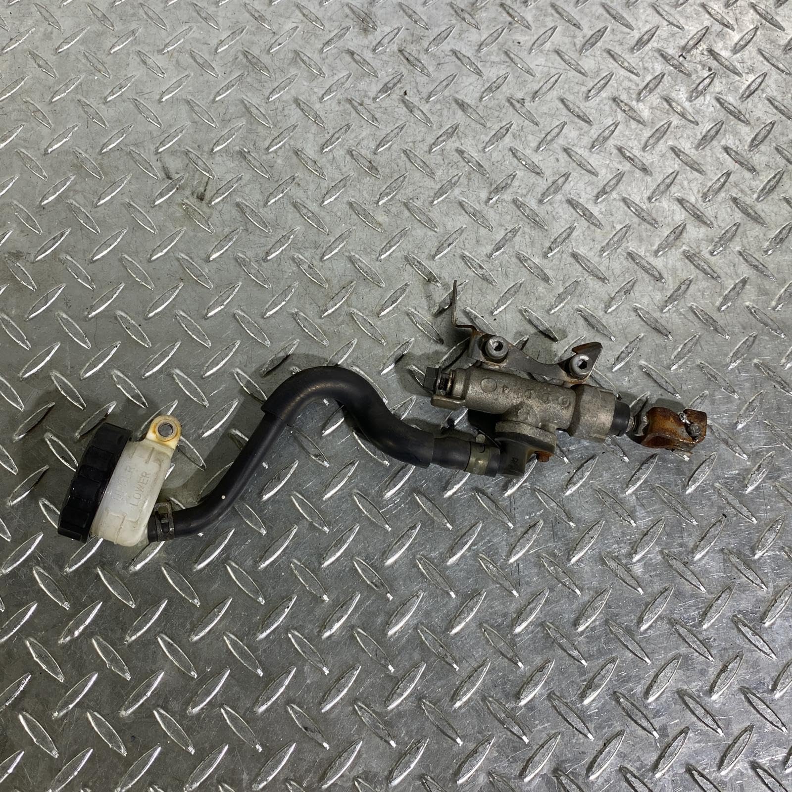 Amazon | CB400SF NC31 リアマスターシリンダー(M-250515-6