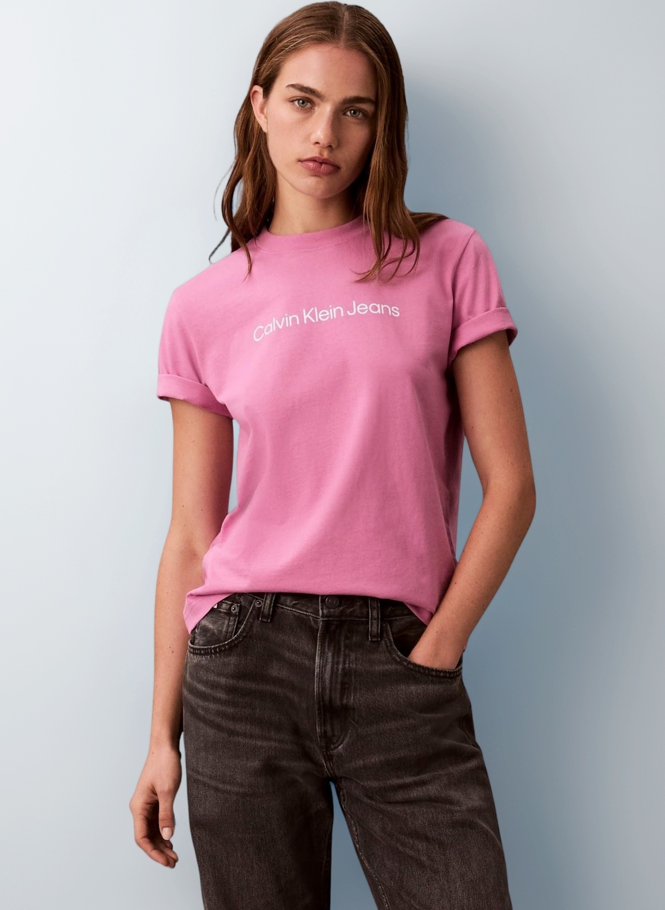Calvin Klein Women's A- Inst. Logo Classic Tee Ss Lv047c912g Graphic Tees (Pack of 1)