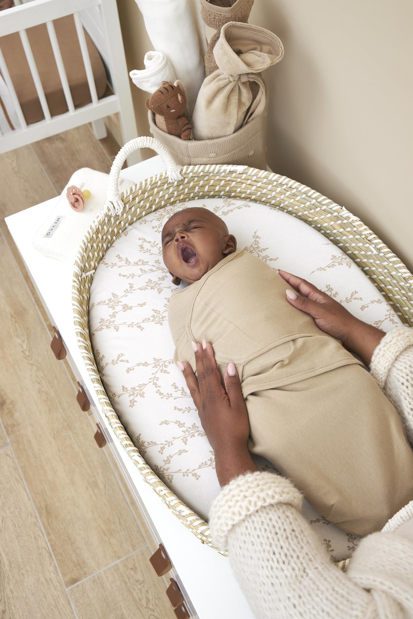 Meyco Baby Pucksack - 2er Pack - 0-3 Monate - Pucktuch Swaddle für Neugeborene - 100 % Baumwolle - Oeko Tex zertifiziert - weicher Schlafkomfort - feuchtigkeitsabsorbierend - Branches - Sand