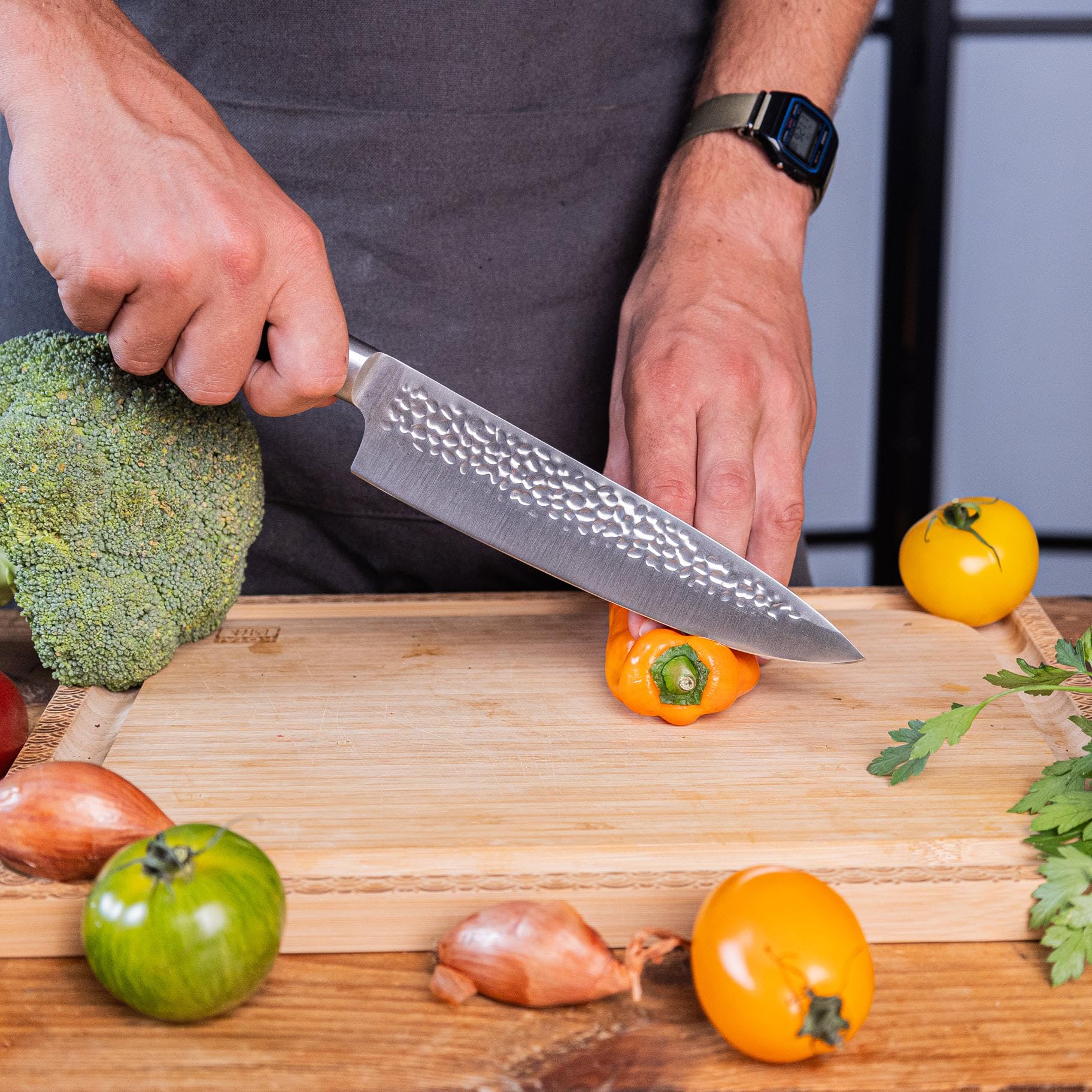 KOTAI | Cuchillo de chef Gyuto | Cuchillo de chef profesional | Hoja de 20 cm | Cuchillos forjados a mano | Acero inoxidable japonés 440C | Mango de madera de Pakka | Tang oculto completo