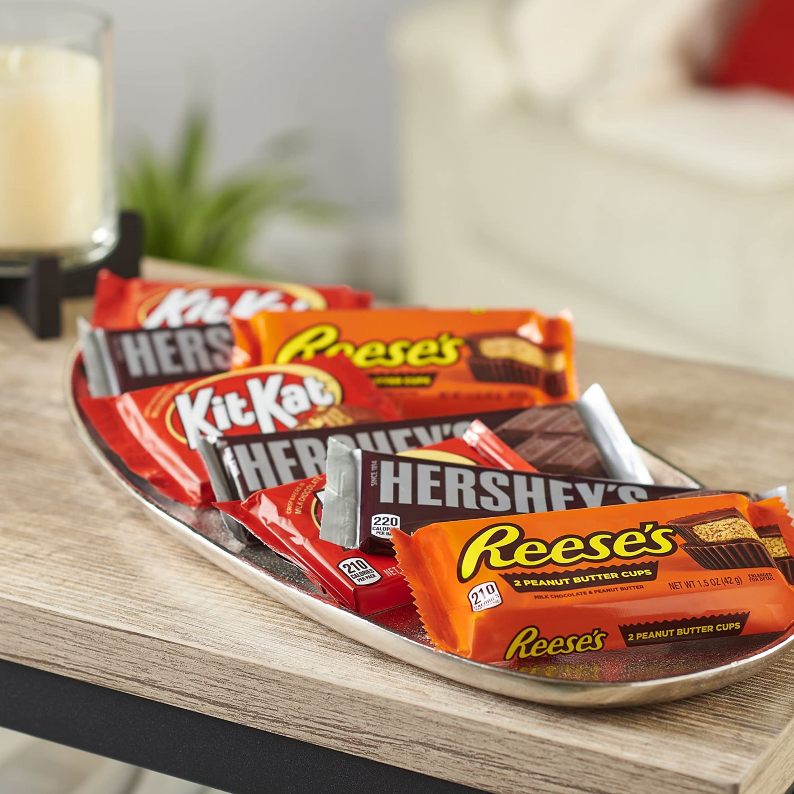 Buy REESE'S, HERSHEY'S and KIT KAT Milk Chocolate Assortment Candy Bars