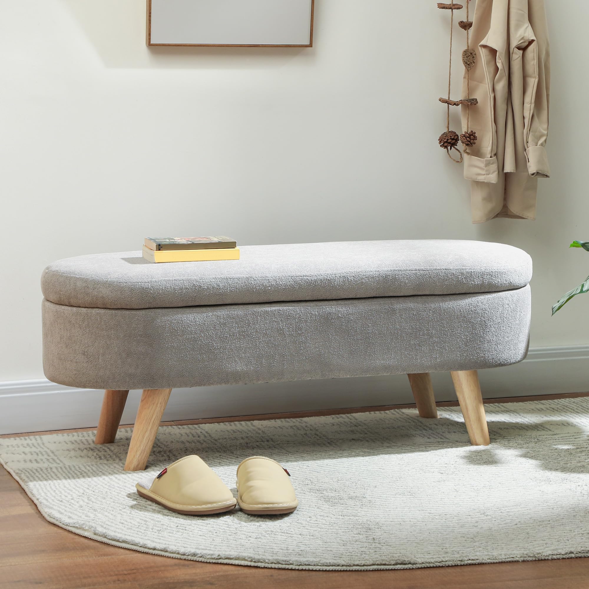 HOMCOM Banco Pie de Cama, Puff Almacenaje Tapizado en Terciopelo de Teddy con Patas de Madera y Asiento Acolchado, Banco de Almacenaje Ovalado para Dormitorio, Entrada, Pasillo, Gris Claro