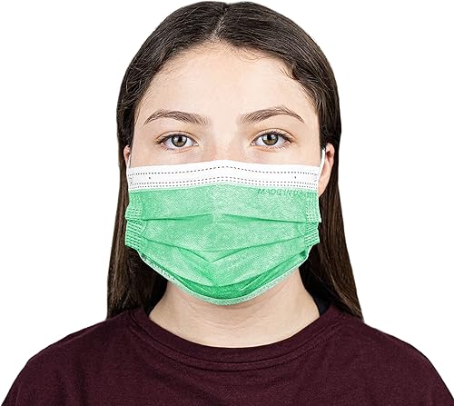 Miniatura 3 de Cubrebocas desechable de 4 capas para adultos con material transpirable y puente nasal flexible, fabricado en Estados Unidos