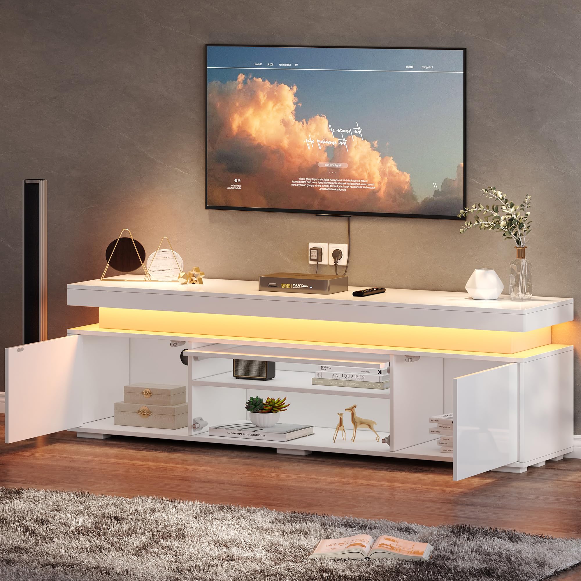 Meuble TV Bois Moderne 150 cm, 3 Portes avec LED, Meuble TV Blanc de Salon pour Petits Espaces, Meuble Télé Haut Rangement Bas pour Télévision