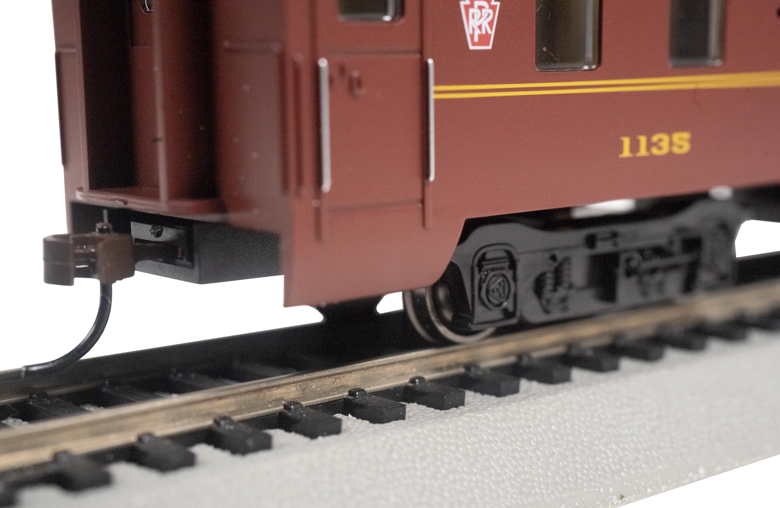 Amazon.com: Bachmann Trains - 85' Smooth-Side Observation Car with