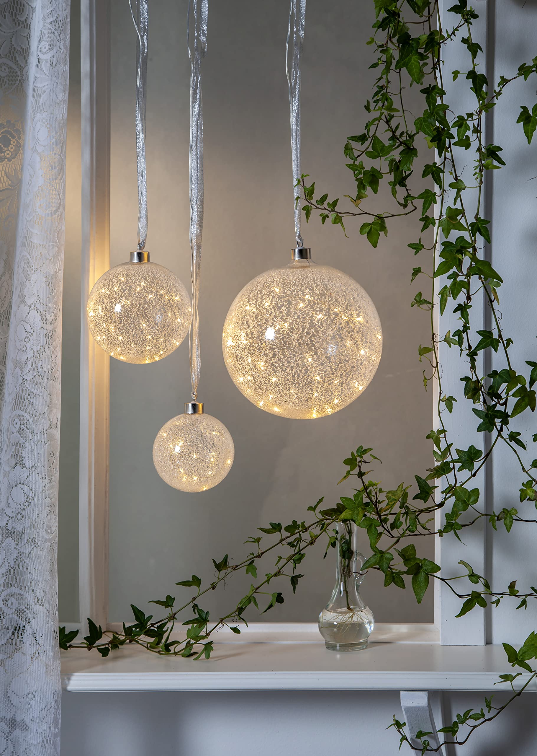 EGLO LED-Weihnachtskugel für Innen, beleuchtete Glaskugel zum Aufhängen Ø 20 cm, Leuchtkugel zum Hängen, warmweiß, Strom-Betrieb | Glaskugel zum Aufhängen Ø 20 cm, Leuchtkugel zum Hängen, warmweiß, Strom-Betrieb