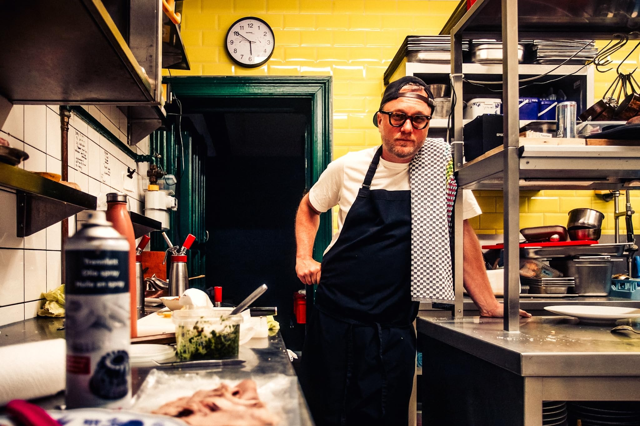 Dirty Bistro: Das Debüt-Kochbuch von Max Strohe - Querkopf der Spitzengastronomie. Mit vielen Rezepten, von rebellisch bis raffiniert