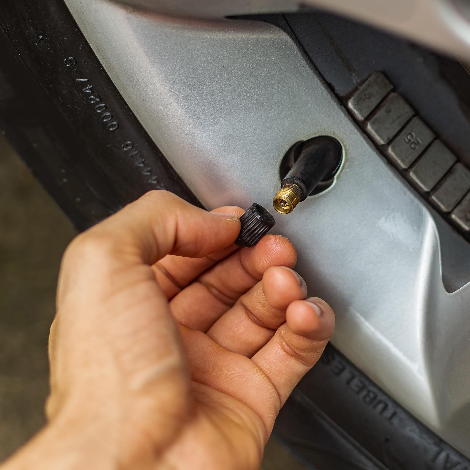 Zocipro 100 Stück TR413 Gummiventile Auto, Universal Gummi Reifen Ventile, Snap-In Gummiventile Ventile Autoventil für Meist Auto, Motorräder