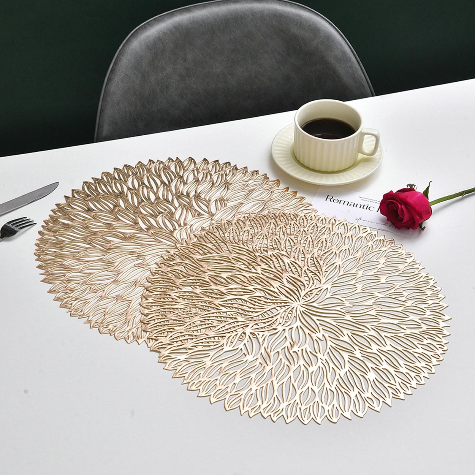 Beydodo Set di 10 tovagliette all'americana in PVC da 38,1 cm, lavabili, a forma di fiore, color oro