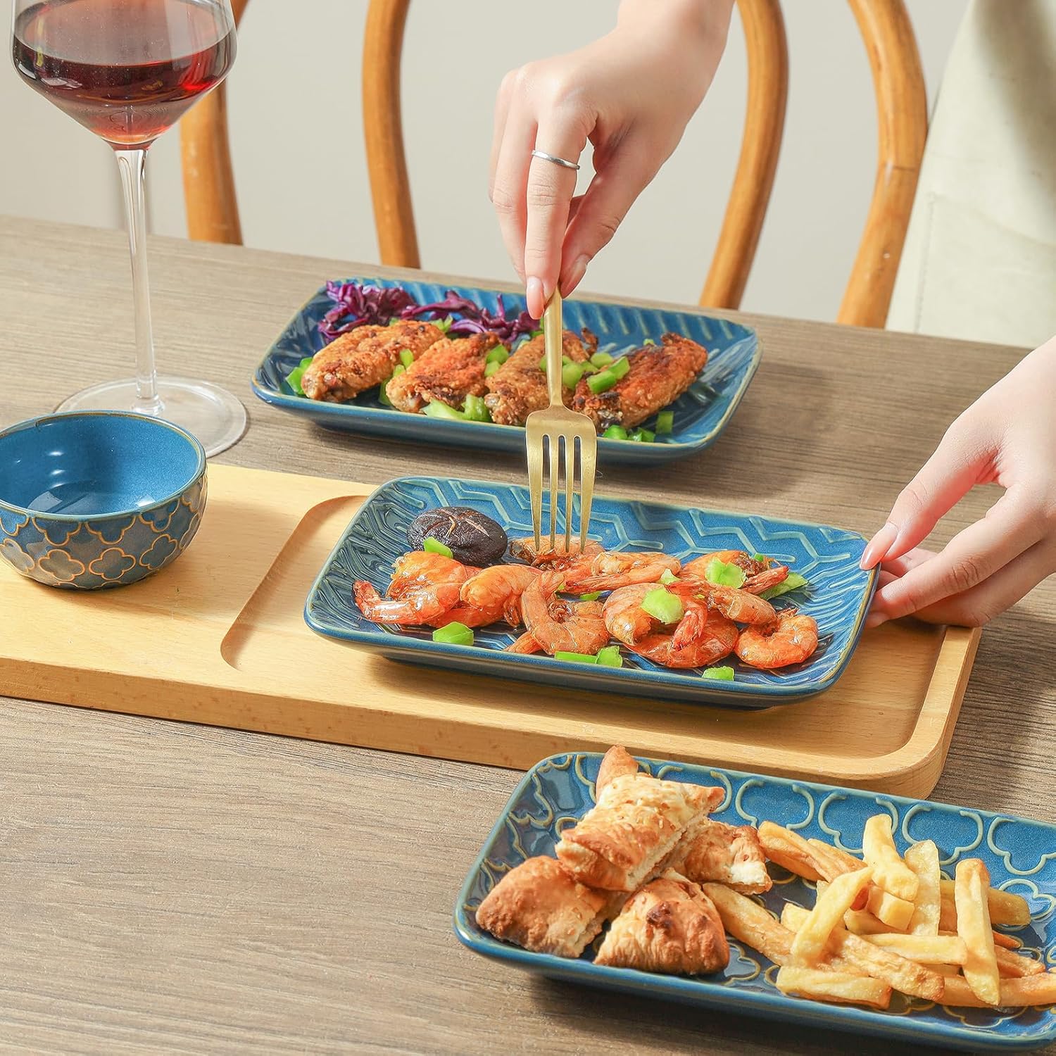 Sureasy Dessert Bowls 4.6 inch + 8 inch Rectangular Salad Plates, Set of 4, Blue