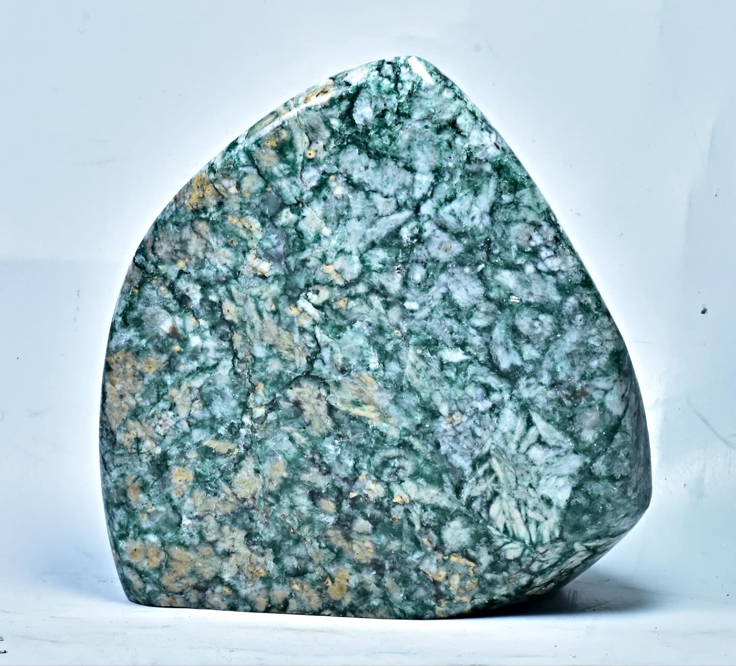 316 Gram Self Standing Beautiful Polished Aventurine Tumbled Stone