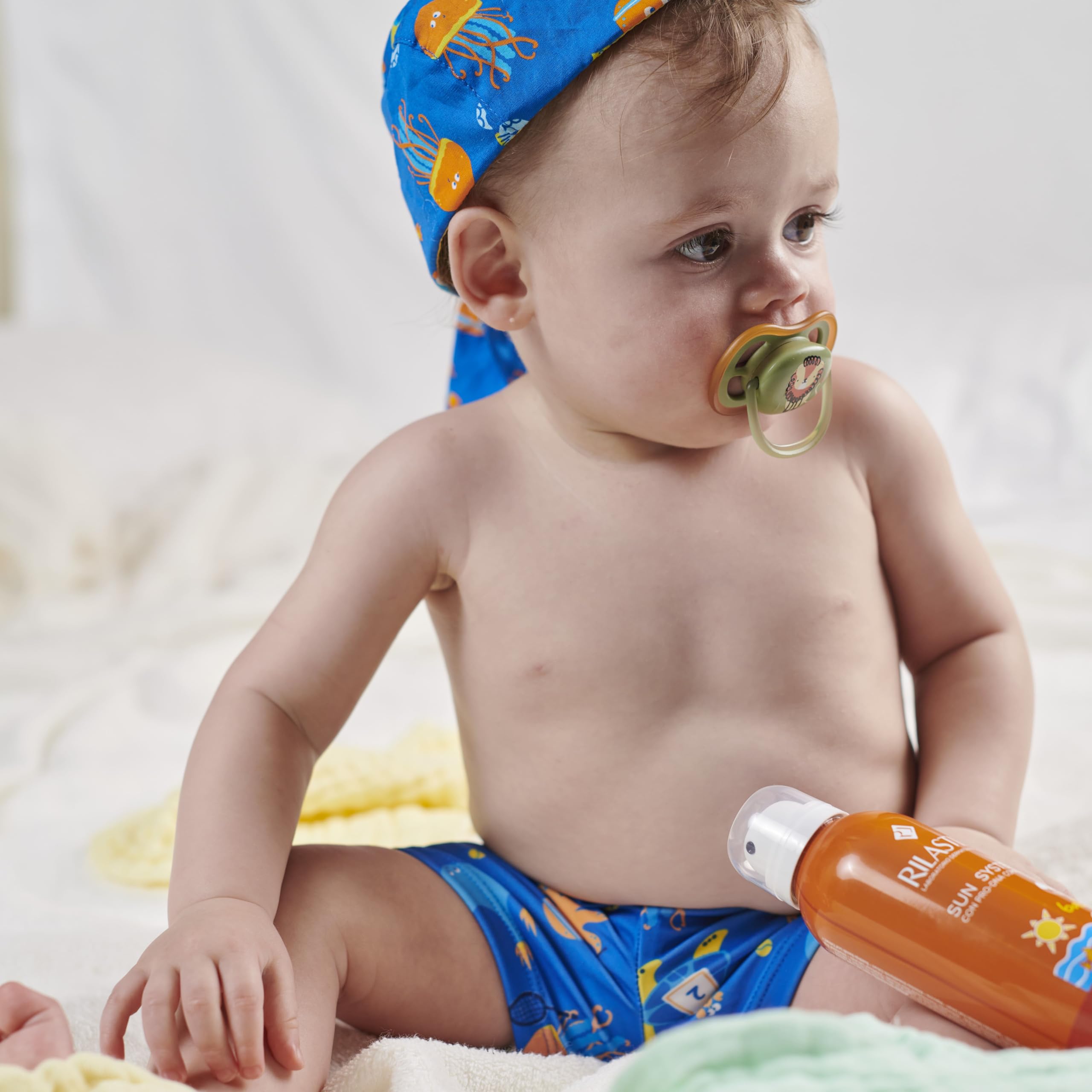 Rilastil Sun System Baby Transparent Spray SPF50+, Spray Corpo Bambini Trasparente, Previene Scottature, Macchie ed Eritemi, Pelli Delicate, Resistente all' Acqua, Senza Profumo, 200ml