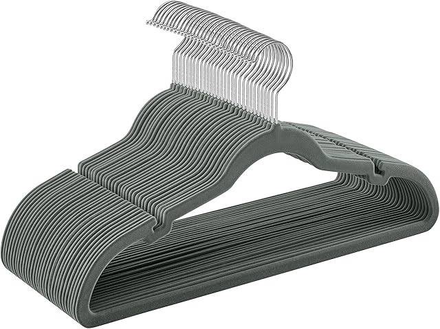 SONGMICS CRF029V03 Wieszak na ubrania, aksamitny, antypoślizgowy, z wycięciami w obszarze ramion, obracany o 360°, zajmuje mało miejsca, grubość 0,6 cm, szerokość 43 cm, 30 sztuk, szary